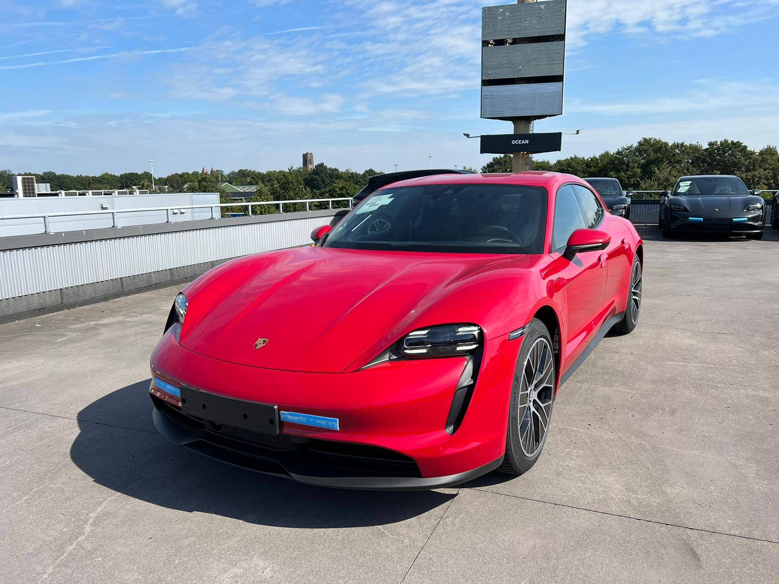 Porsche Taycan CARMINE RED Taycan Club WhatsApp Image 2022-08-23 at 11.46.25 AM (3)