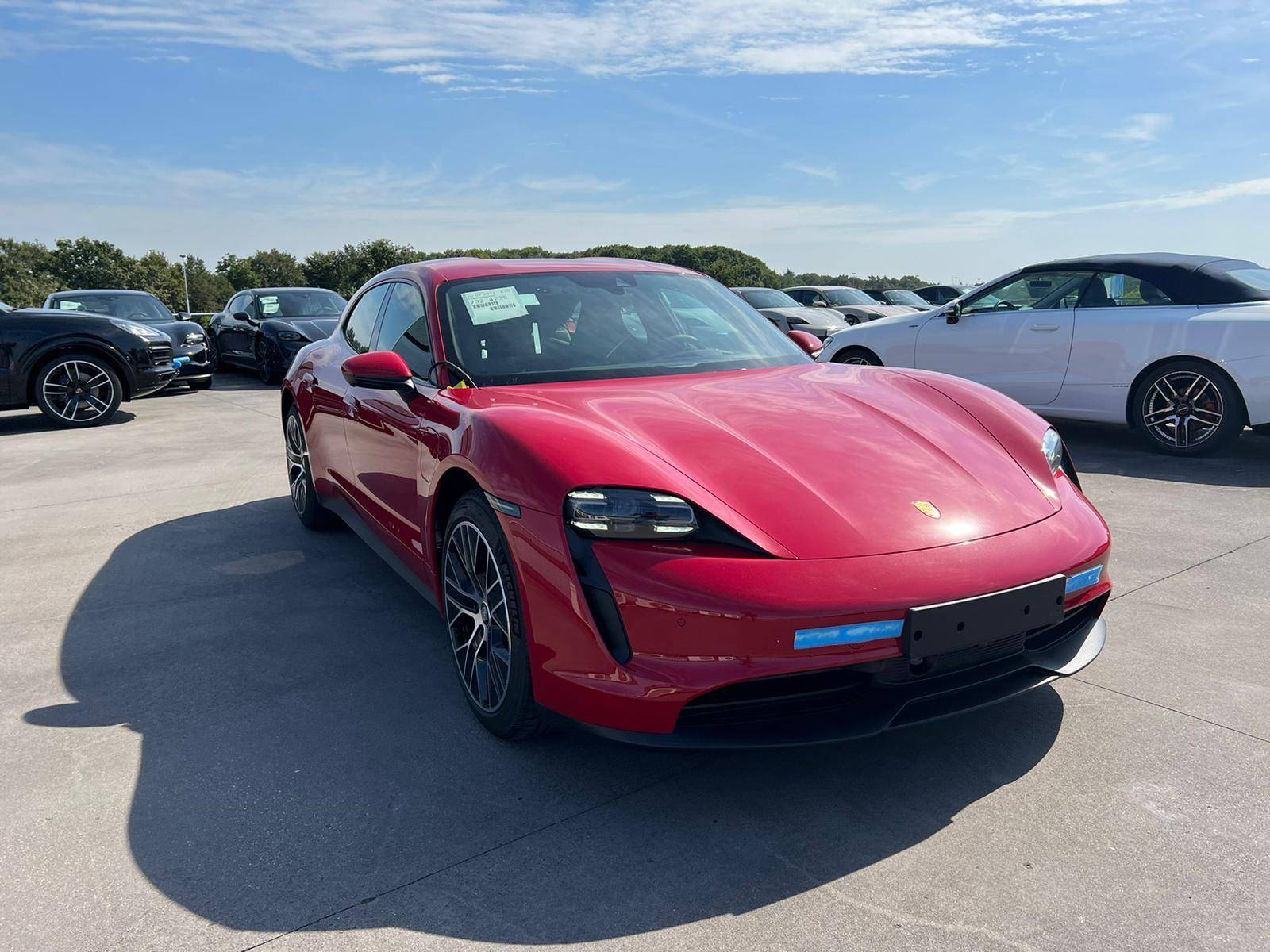 Porsche Taycan CARMINE RED Taycan Club WhatsApp Image 2022-08-23 at 11.46.25 AM (1)