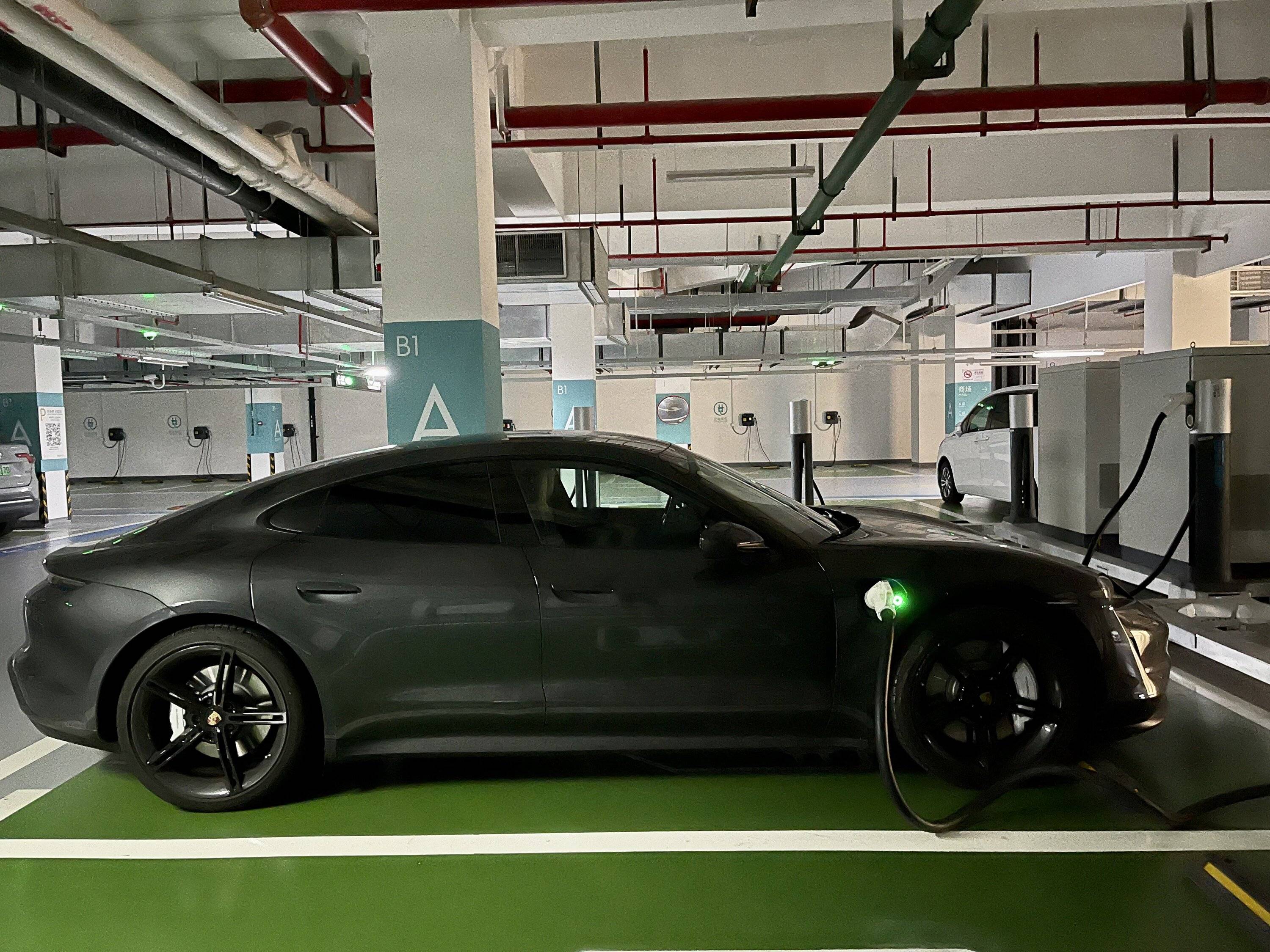 Porsche Taycan VOLCANO GREY Taycan Club A029A1CC-C8AE-488B-B8BD-AACCDD1AA6D2