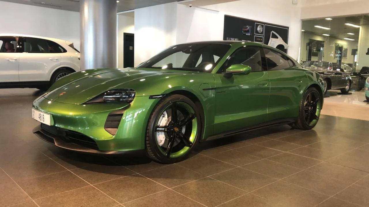 Porsche Taycan MAMBA GREEN Taycan Club 07F02482-412E-4951-8F60-537C66FACC8A