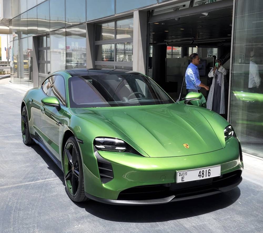 Porsche Taycan MAMBA GREEN Taycan Club 26C74E49-857E-4D36-B002-4B455E3EA0FF