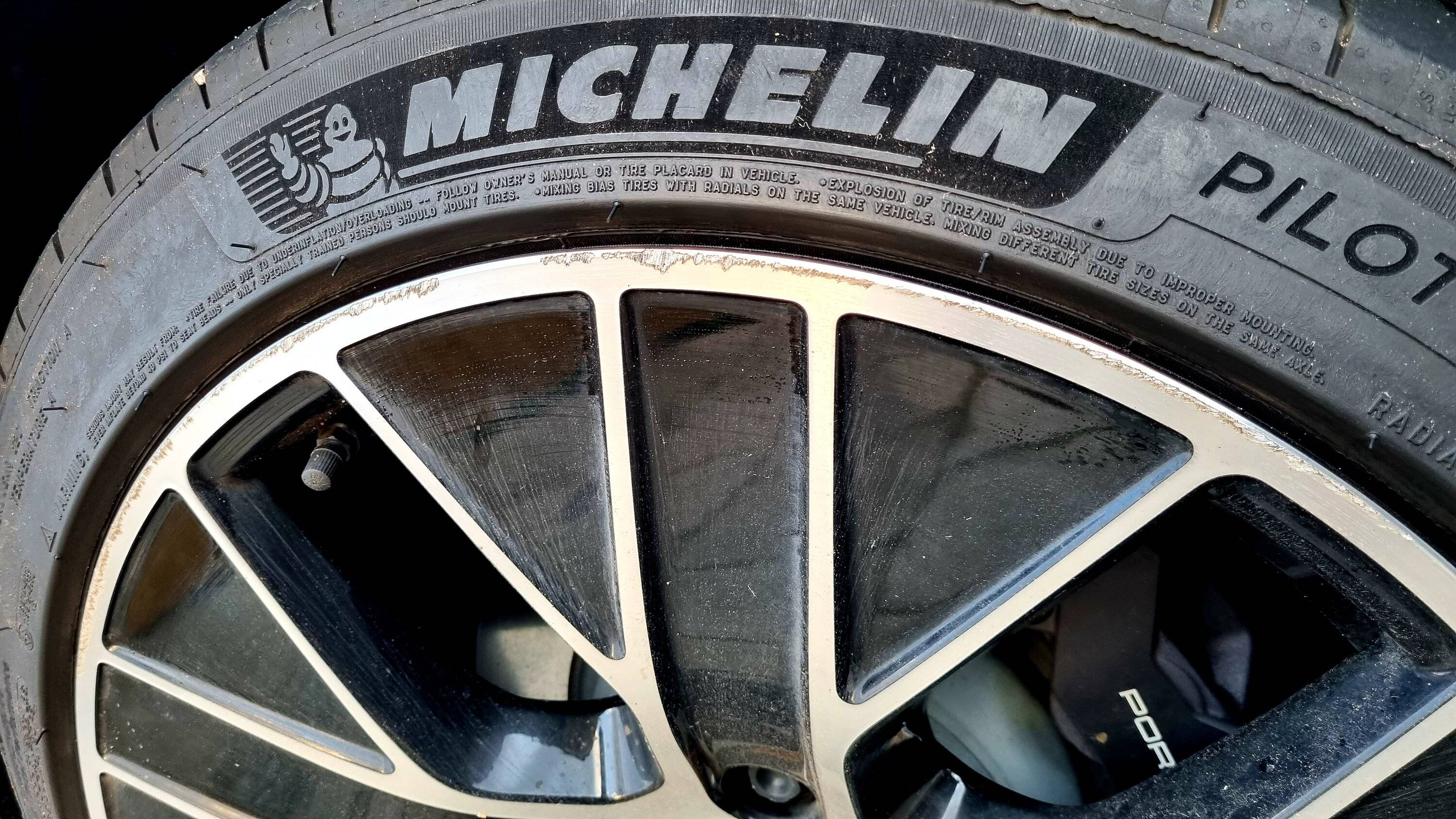 Porsche Taycan Curbed wheel! 20220204_160531