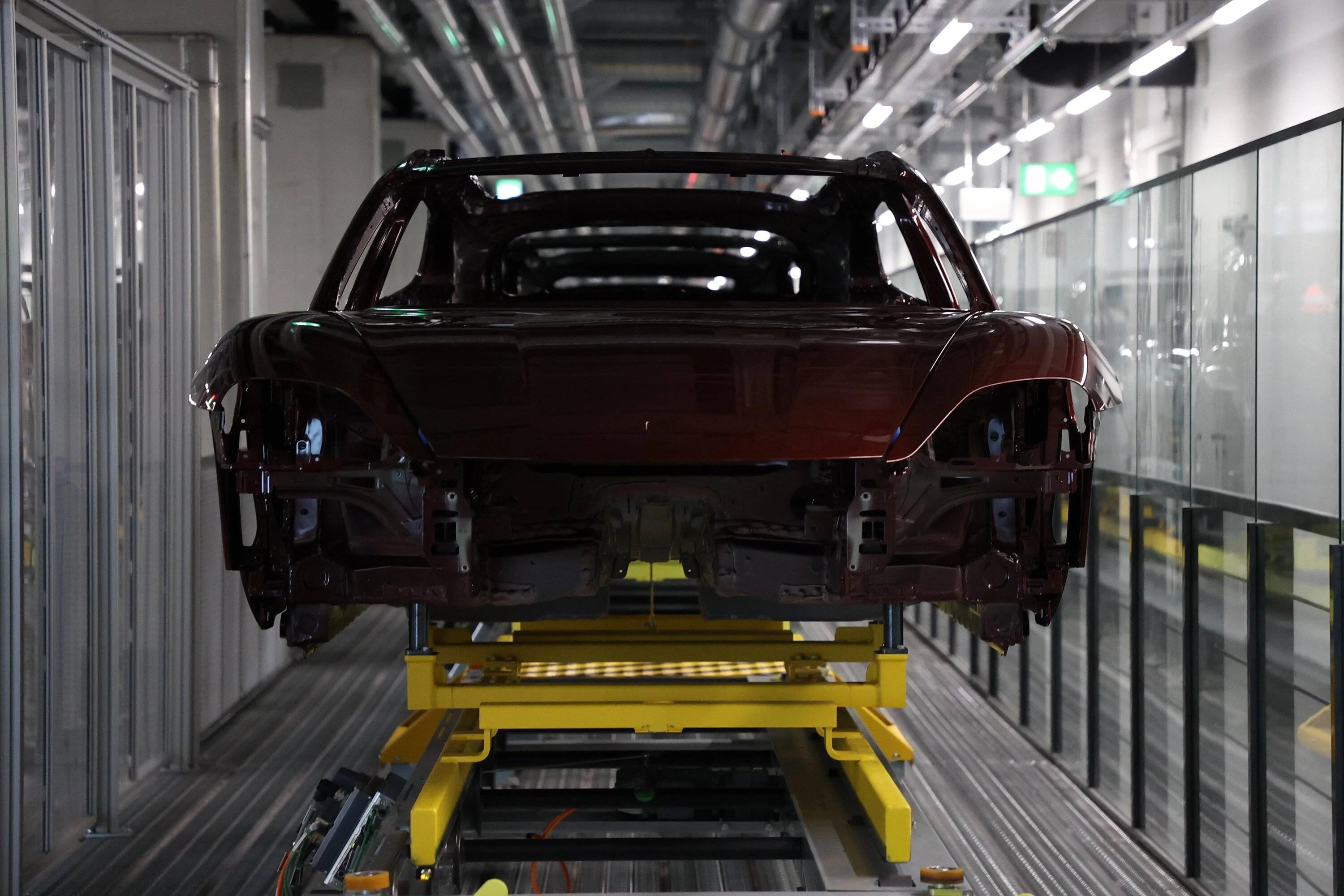 Porsche Taycan 📸  How to Find Your Taycan Production Photo From Assembly Line 39CC1B05-6D22-46F4-B976-F894EDFD5277