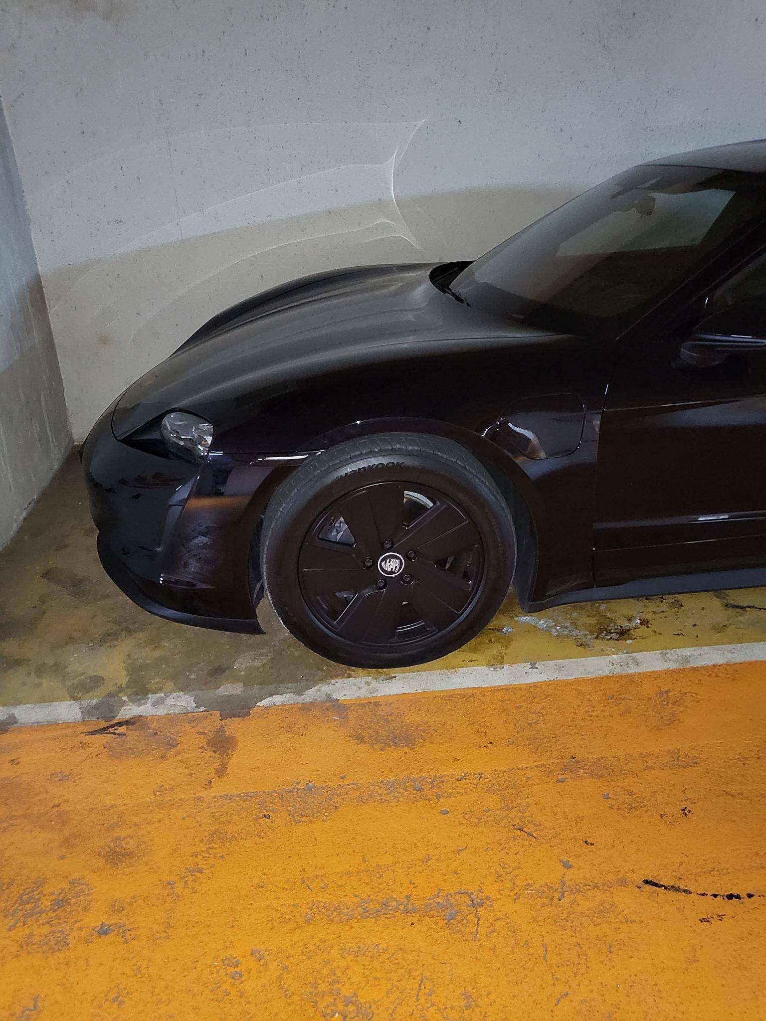 Porsche Taycan Stock 19 Wheels ... ugly but ! BLACK W 2