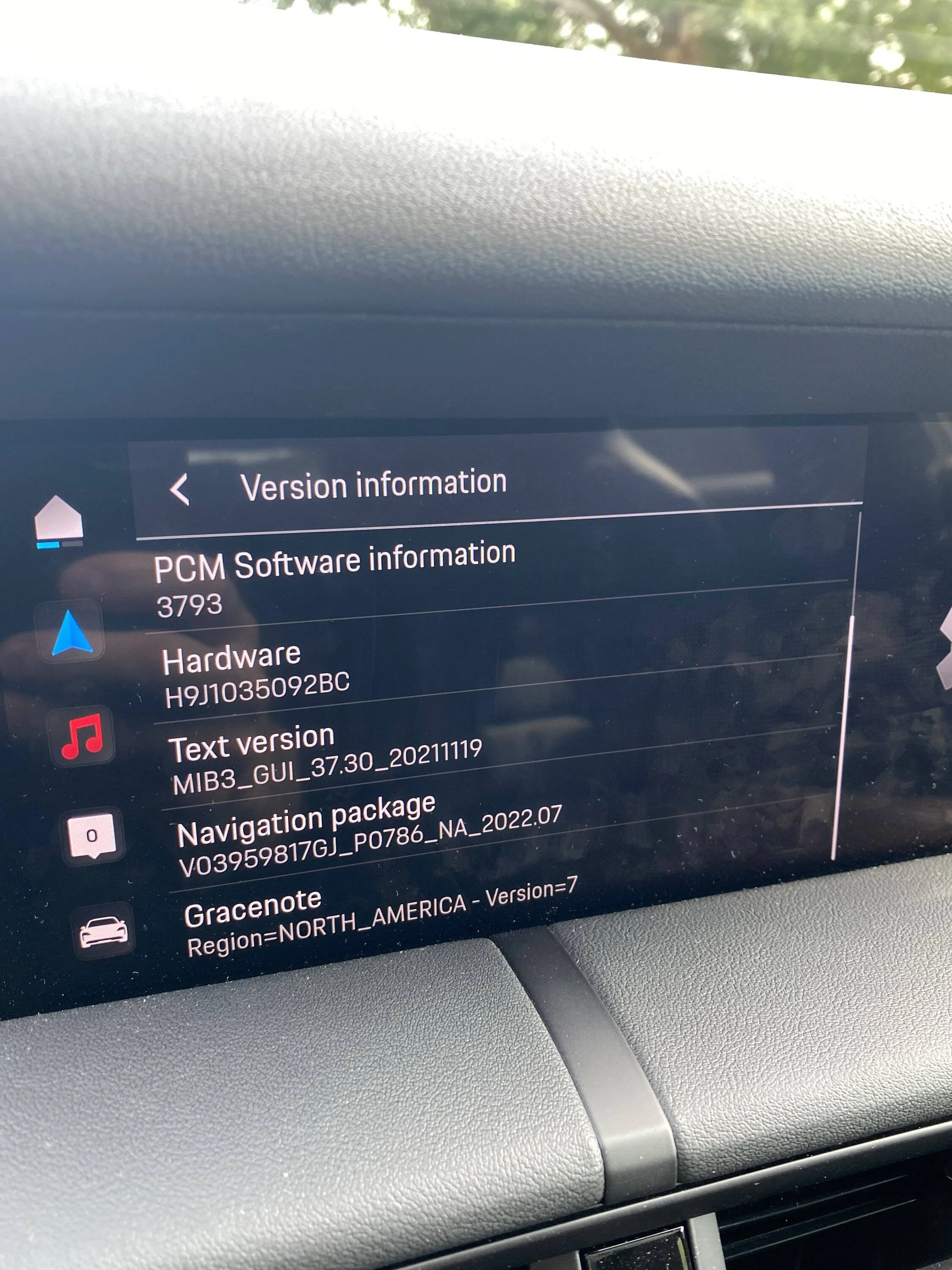Porsche Taycan How to visually find out if "uPdate" was applied to 22 Taycan 1661964586630