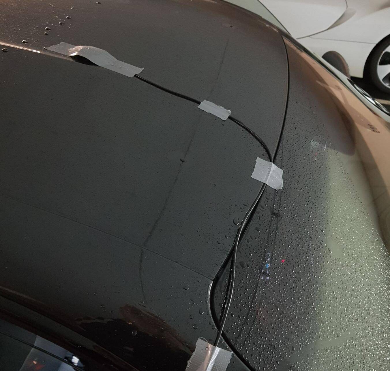 Porsche Taycan Aero comparison of electric charge doors vs. manual 1662102176079