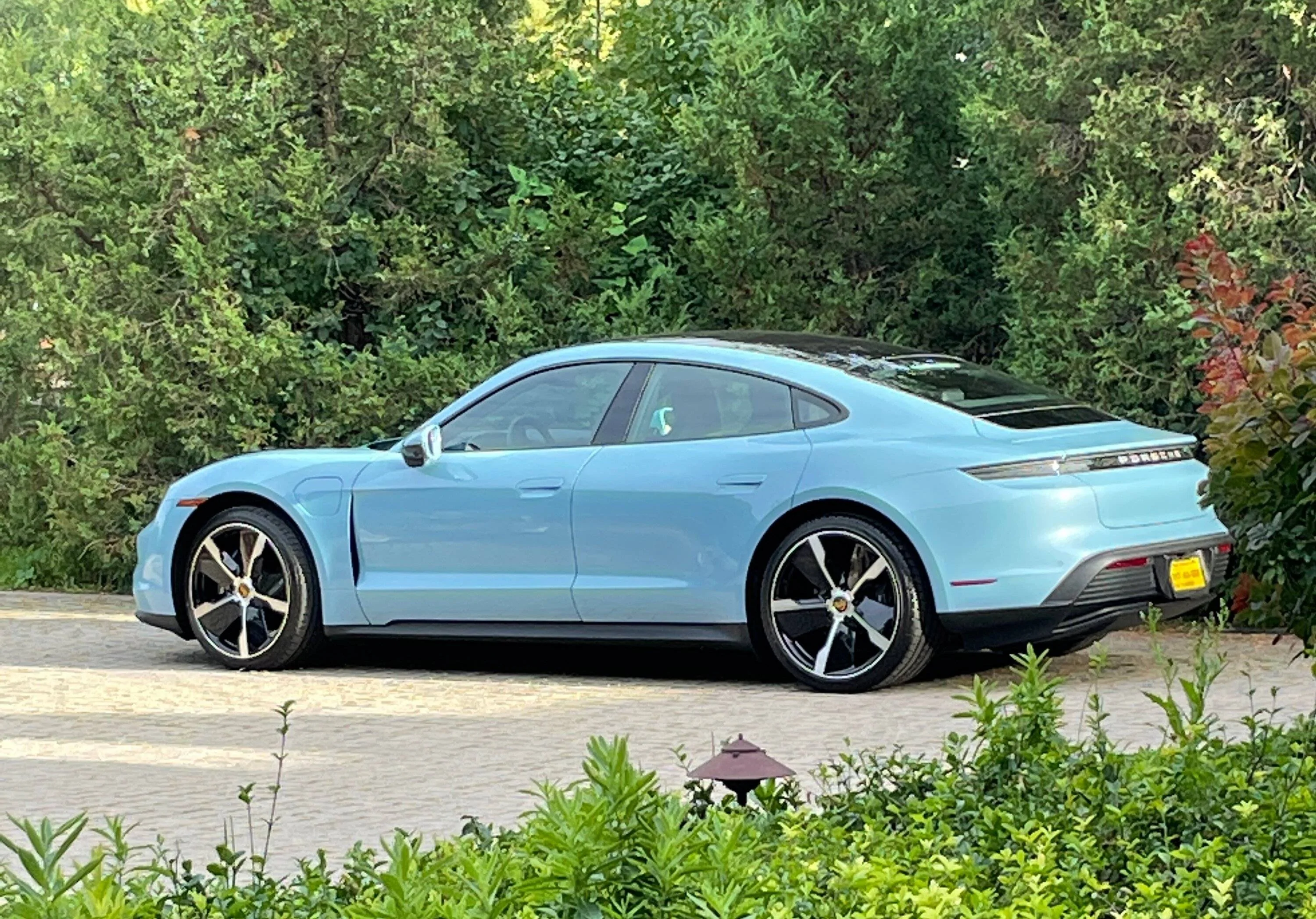 Porsche Taycan FROZEN BLUE Taycan Club IMG_4319