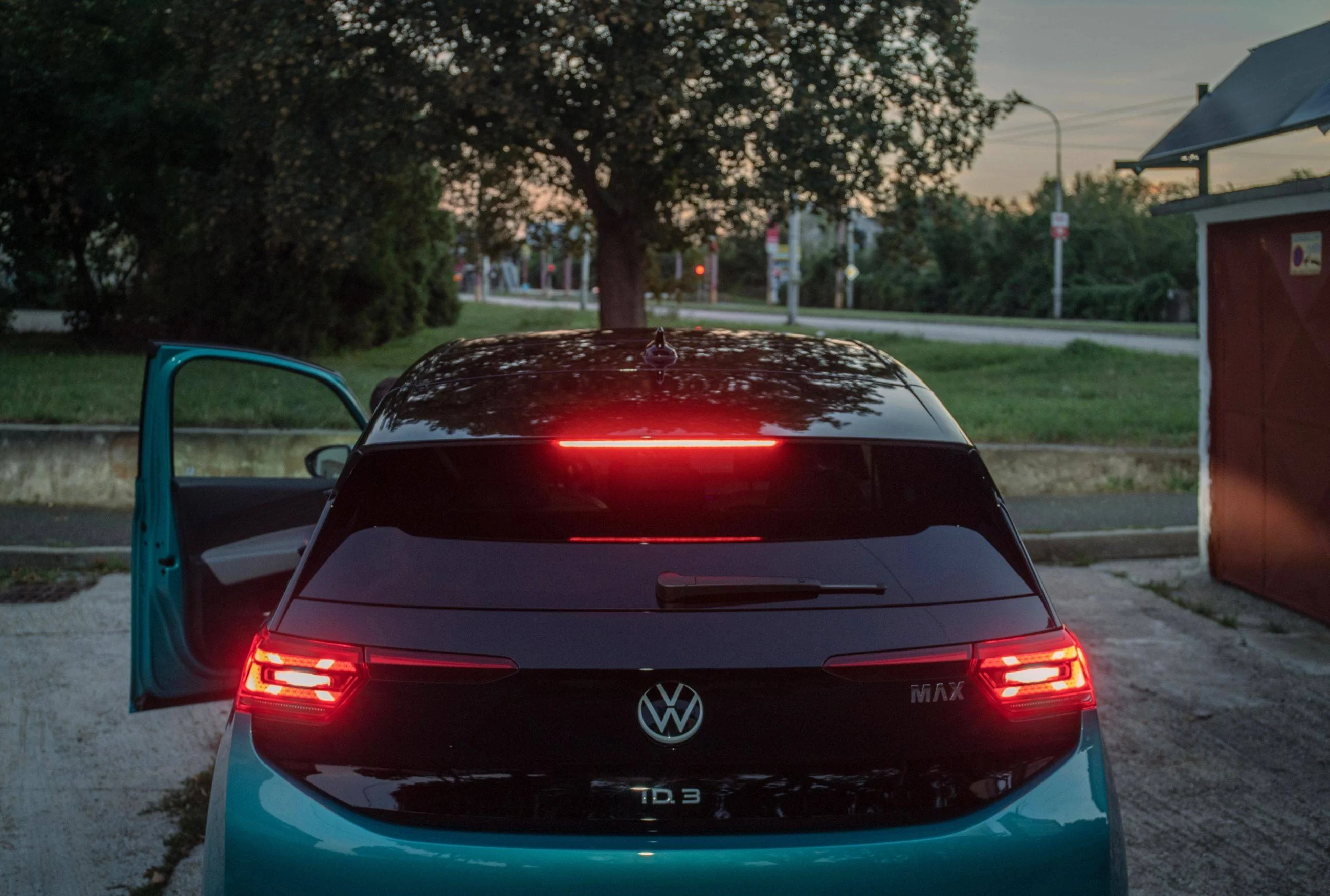 Porsche Taycan Bloomberg Article About VW Software Problems 2600x-1