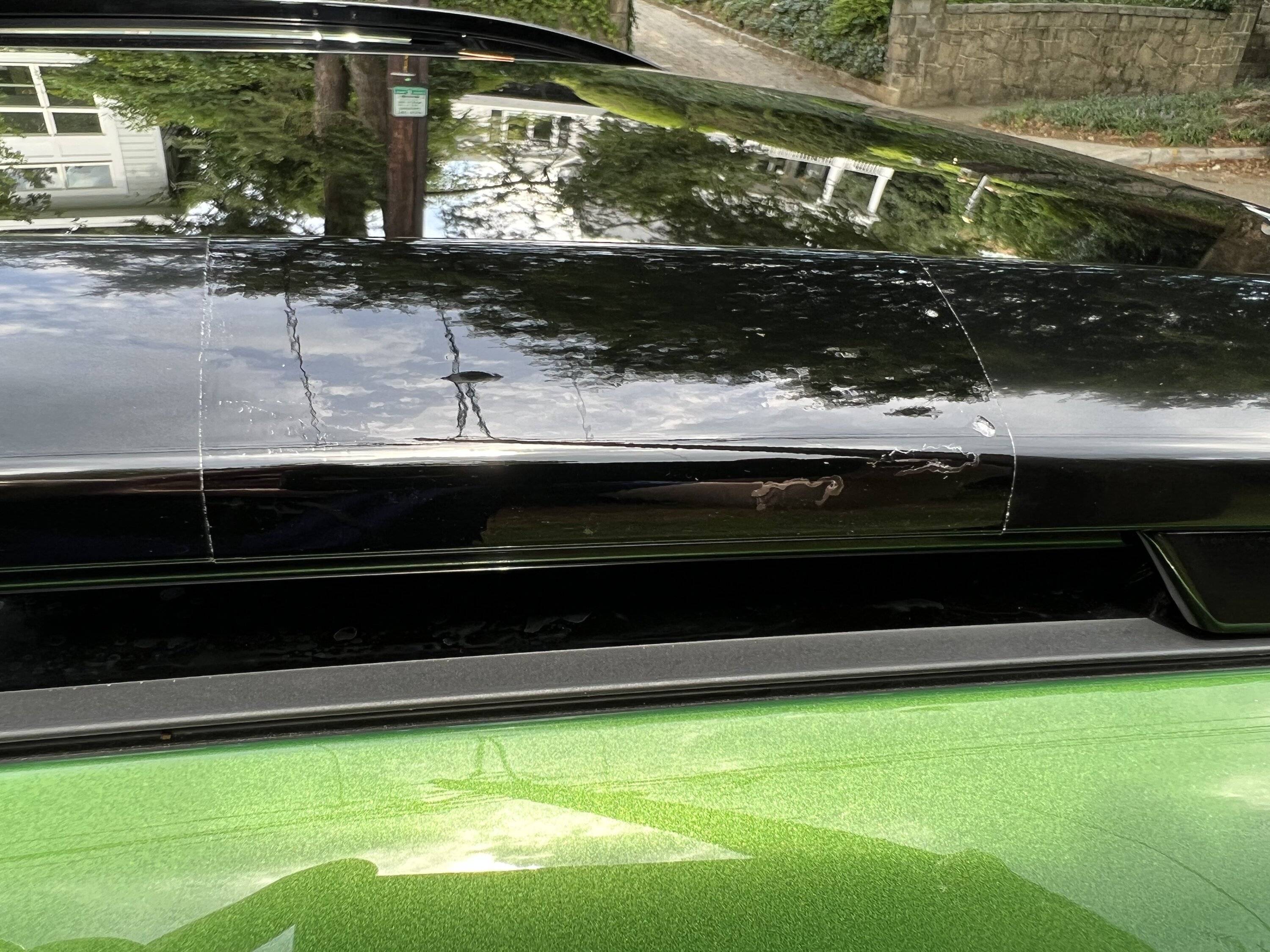 Porsche Taycan Taycan CT4 w/ 2021 vs 2022 Thule Wingbar Edge , Thule Vector M roofbox 80847892-9954-4F1B-9D90-188FEF15F9C8