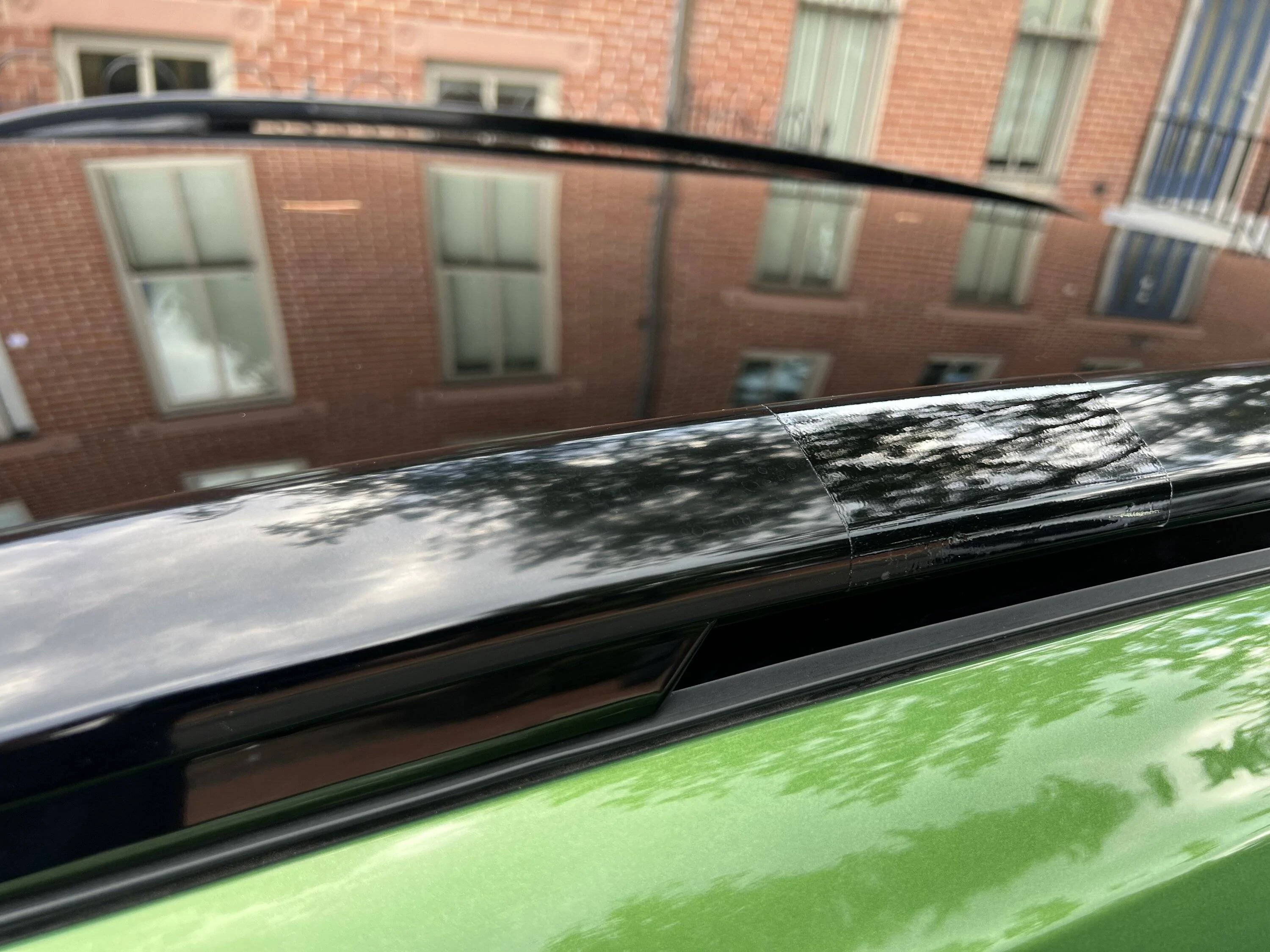 Porsche Taycan Taycan CT4 w/ 2021 vs 2022 Thule Wingbar Edge , Thule Vector M roofbox D9702CF5-5202-4AE6-B576-9DDA3001A1FD