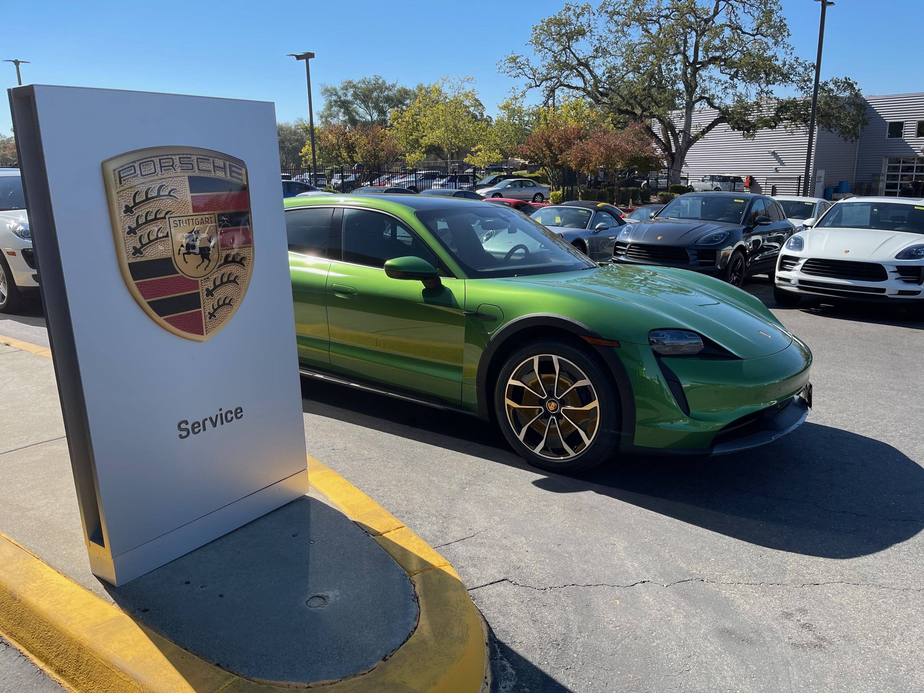 Porsche Taycan MAMBA GREEN Taycan Club IMG_0950