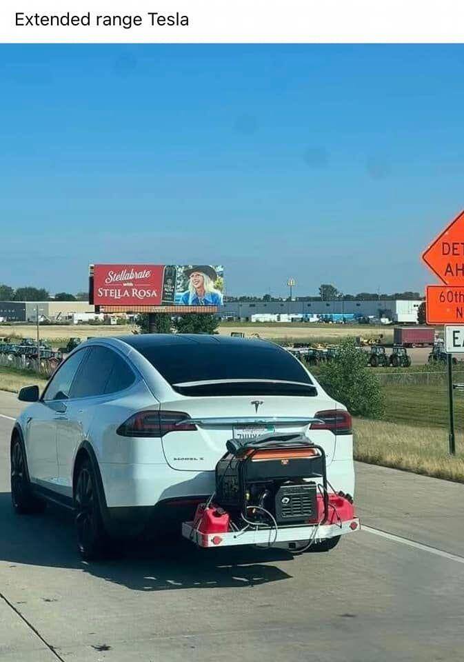 Porsche Taycan Charging ettiquette - Unplugging another car 1662569725109