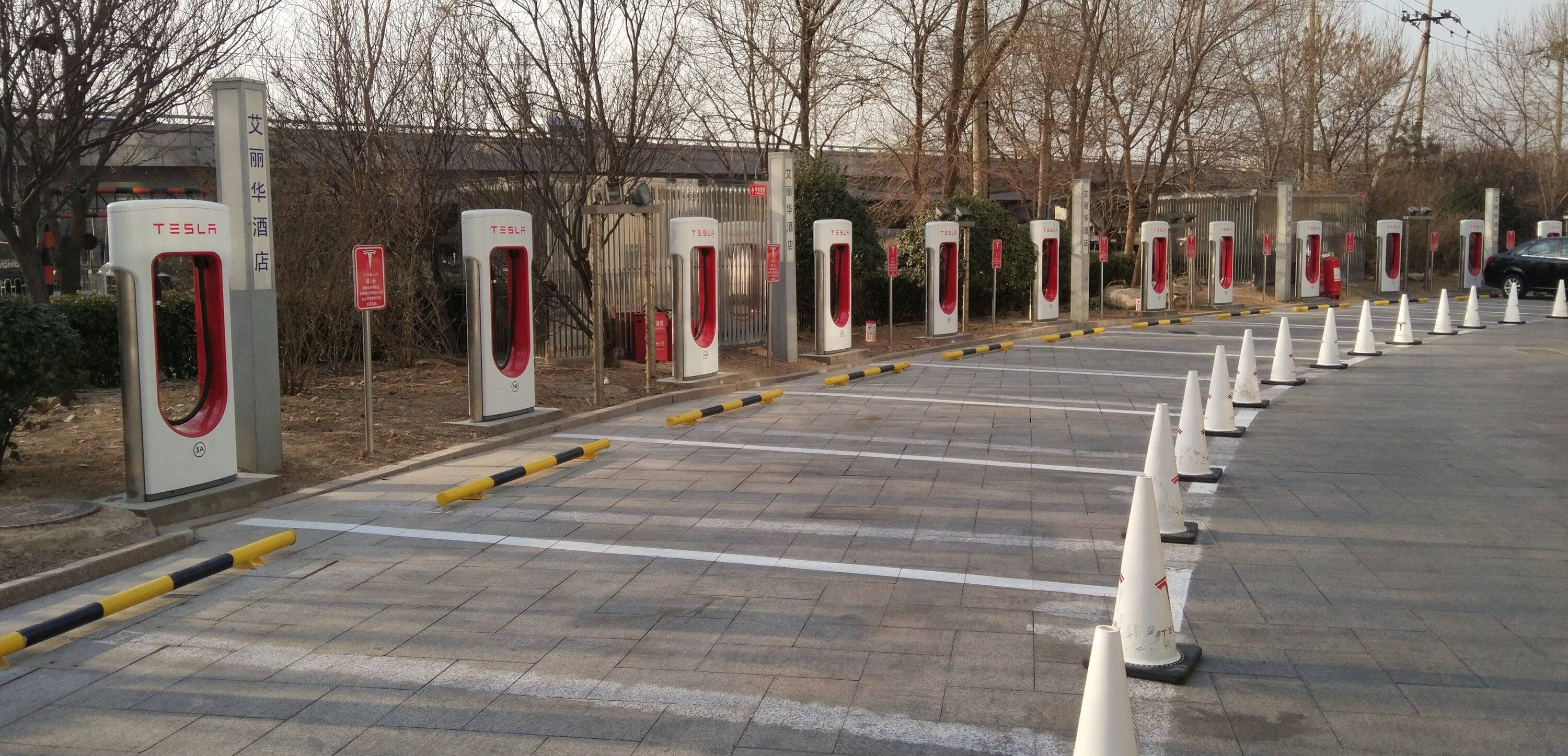 Porsche Taycan Electrify America - Redesigned labels coming to charging stations img_20180126_150940-e1516970285650-1234148861