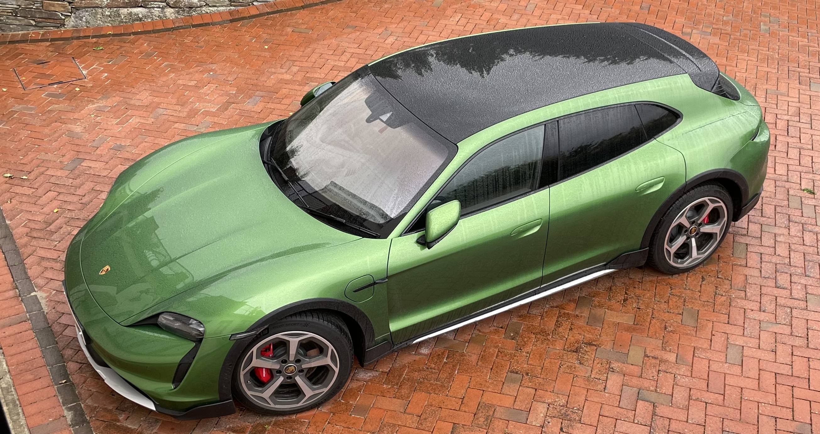 Porsche Taycan Taycan colour -- metallic black or Mamba Green B59ACDC4-1AB5-4151-ABF8-0C2048B0AD9E