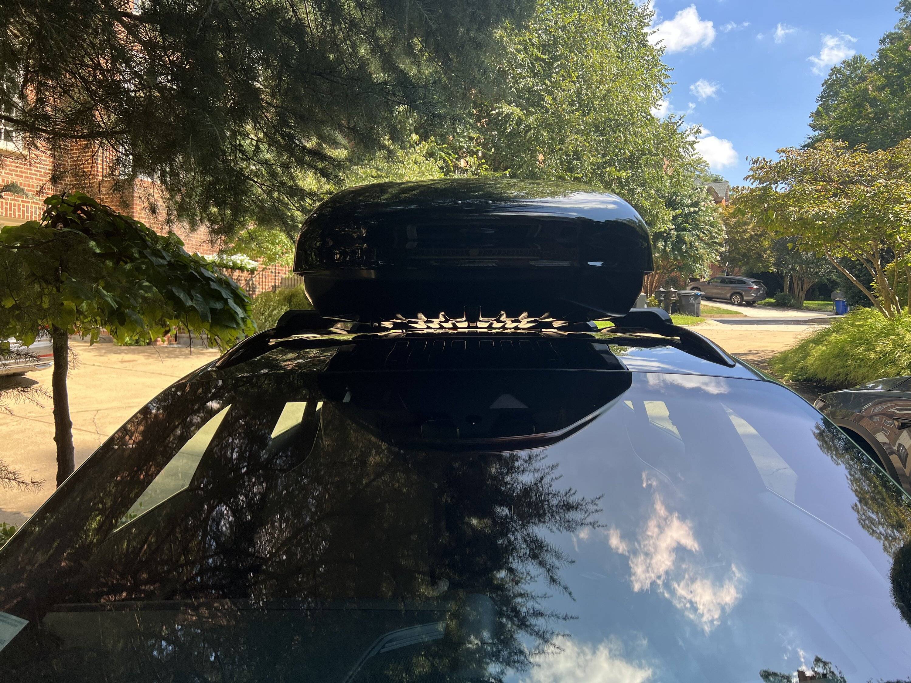Porsche Taycan Taycan CT4 w/ 2021 vs 2022 Thule Wingbar Edge , Thule Vector M roofbox 481CE268-F310-476D-A522-73ECA20FDC4C