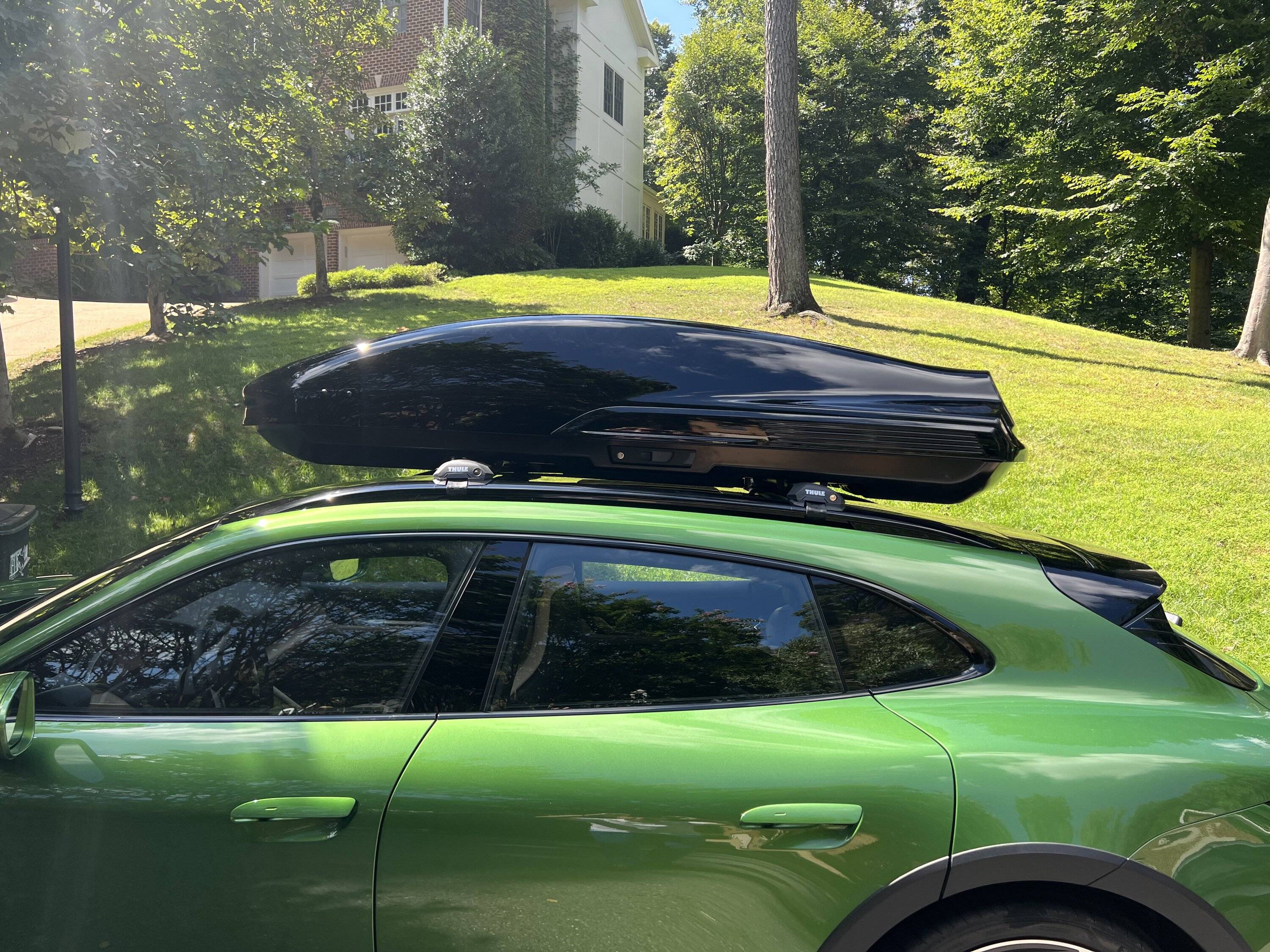 Porsche Taycan Taycan CT4 w/ 2021 vs 2022 Thule Wingbar Edge , Thule Vector M roofbox 9582C898-1D46-460A-A1F9-E666B010C92A