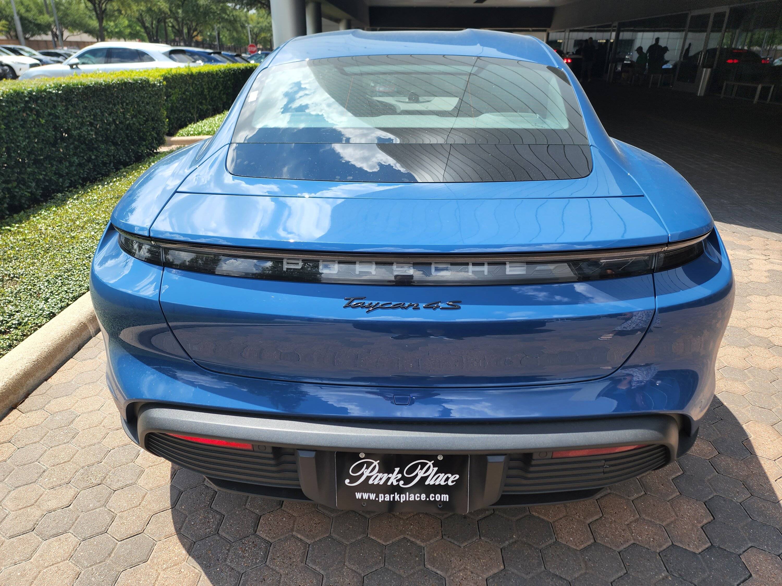 Porsche Taycan NEPTUNE BLUE Taycan Club 20220827_130403