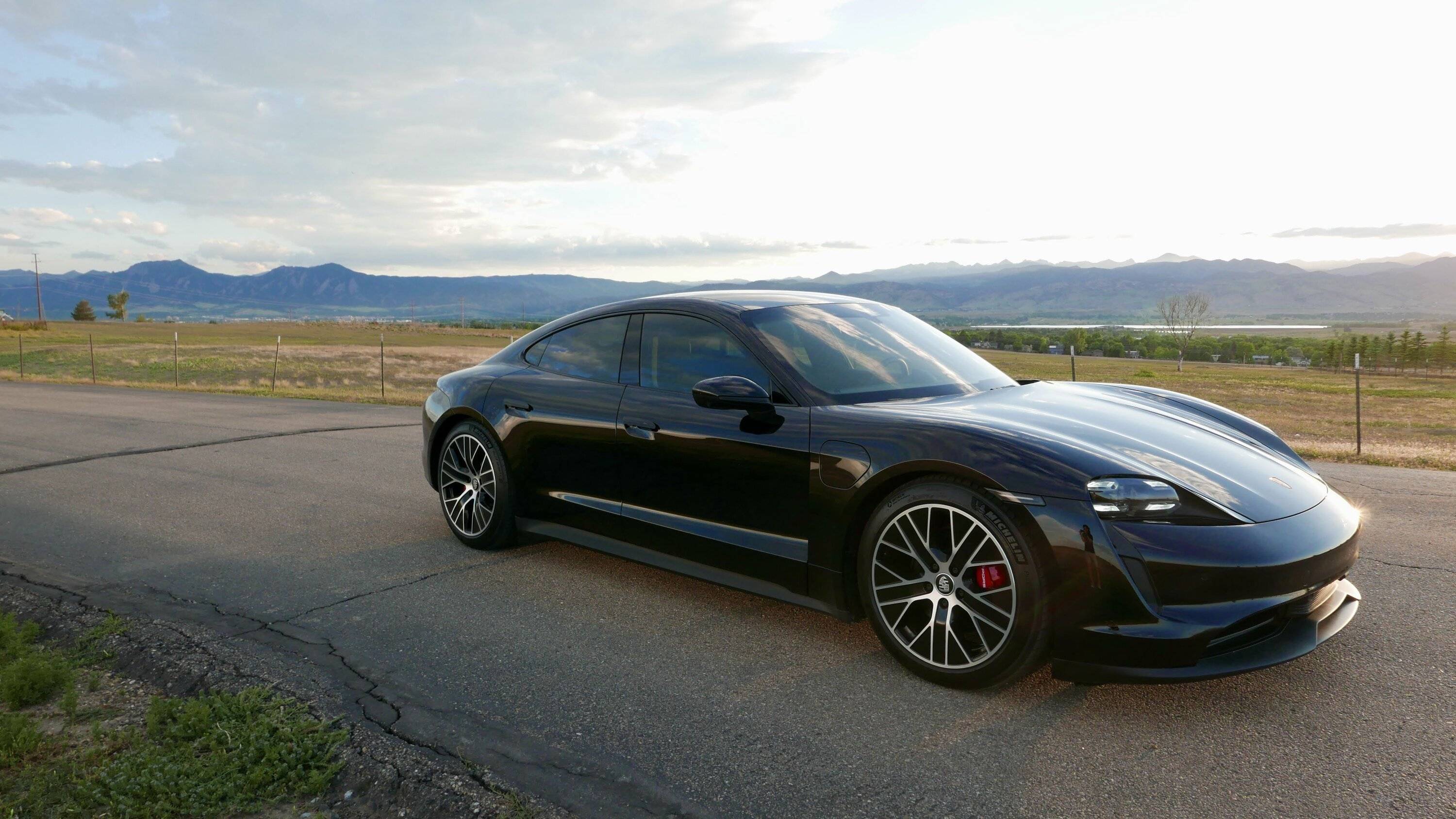 Porsche Taycan BLACK / JET BLACK Taycan Club E533D15C-EC52-4519-A4B4-1A21F5382A6D