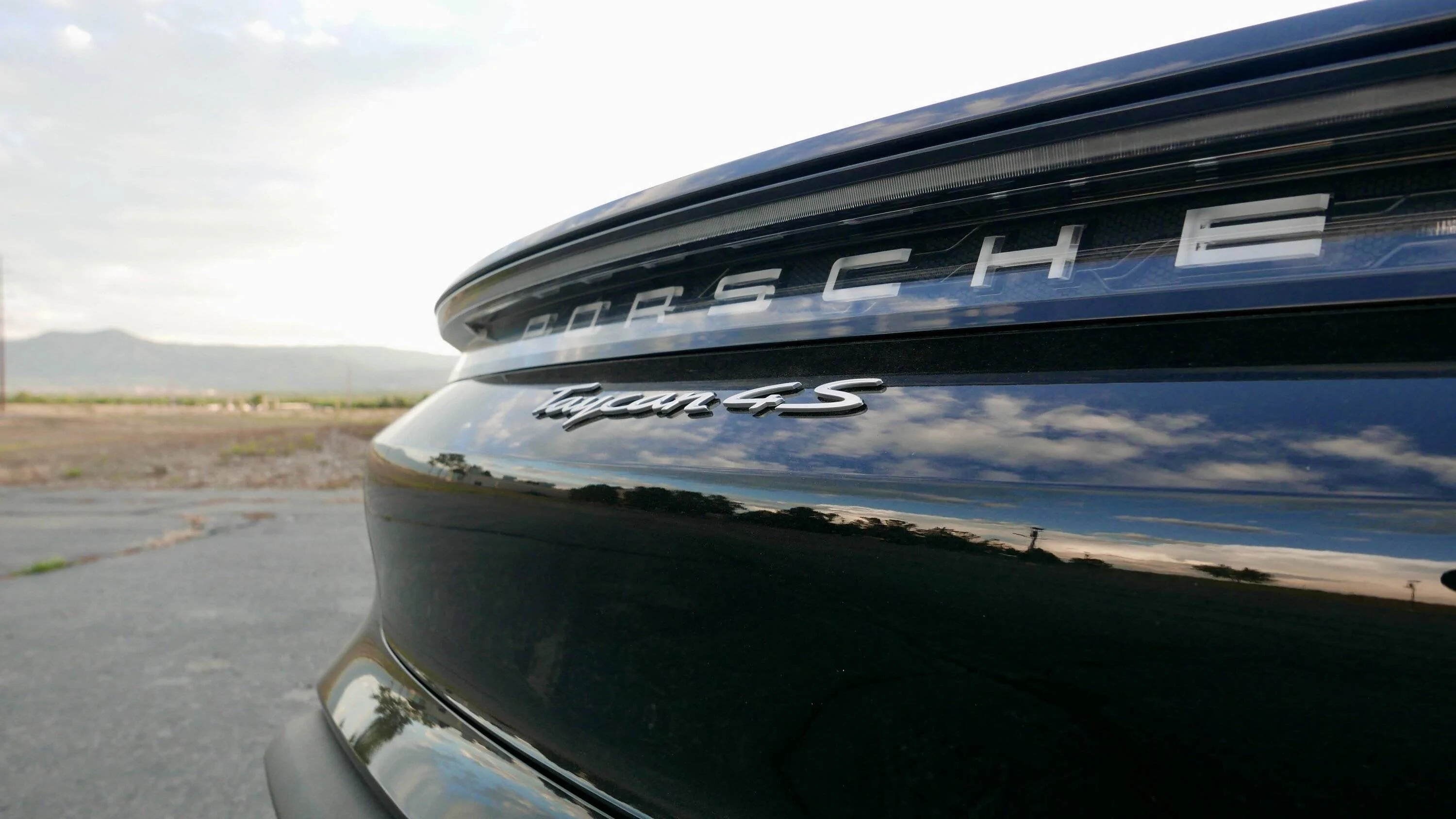 Porsche Taycan BLACK / JET BLACK Taycan Club ECF92465-401B-42CB-A328-EFD83F3D2FC8