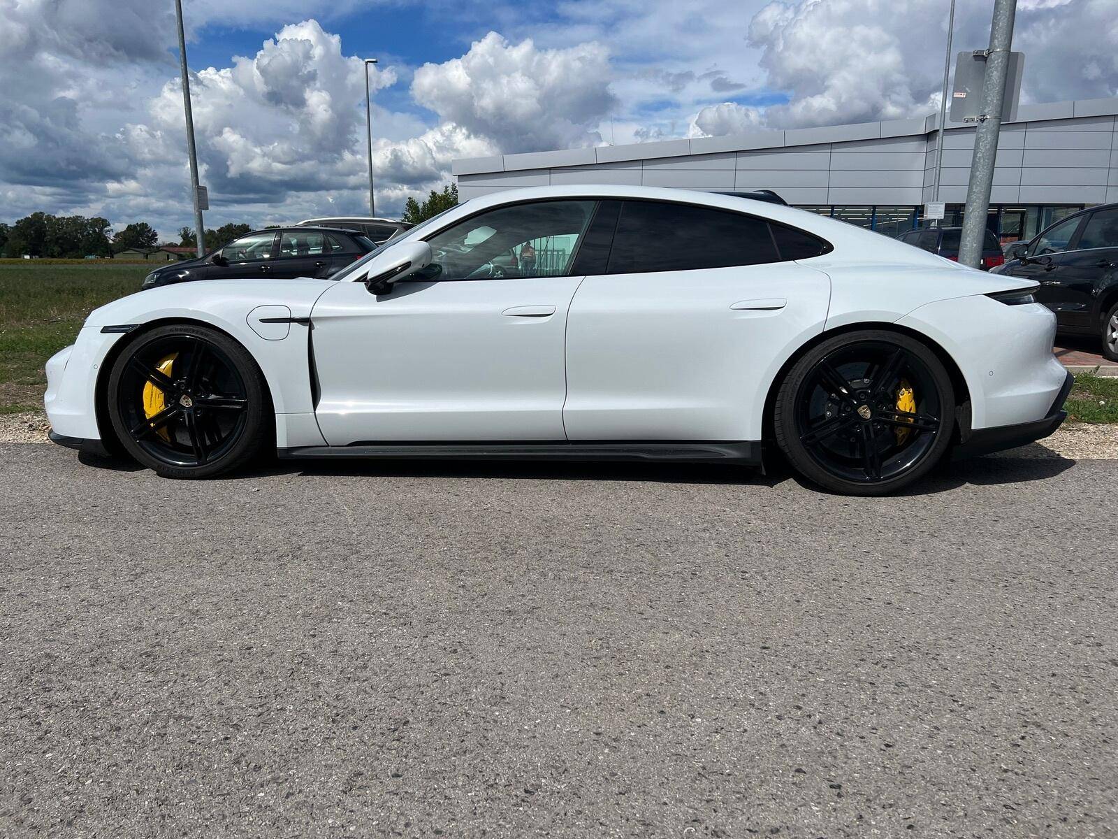 Porsche Taycan Lowering links? 1662828723876