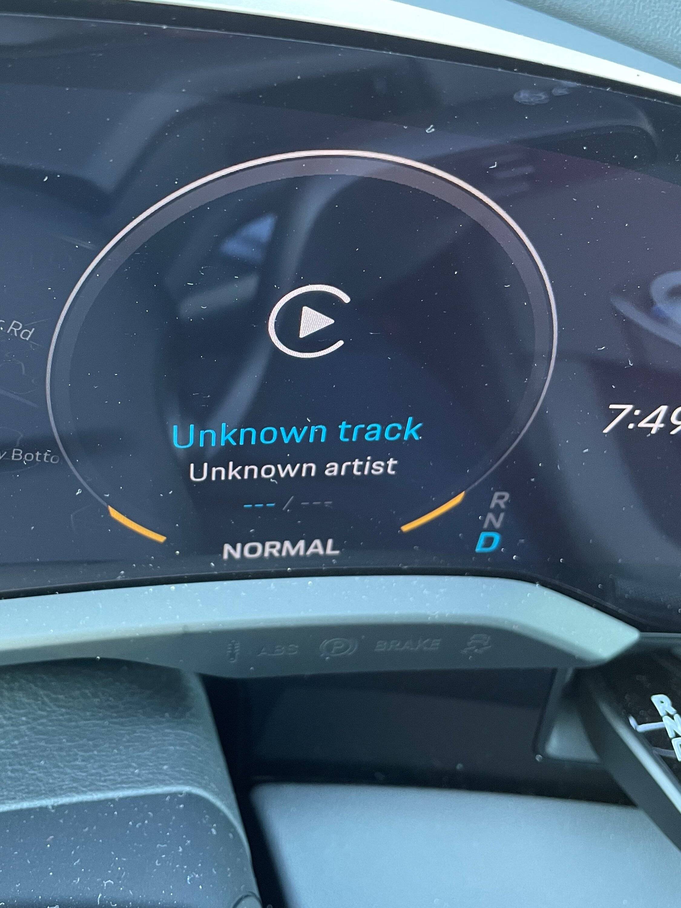 Porsche Taycan Basic Carplay/FM Radio Questions Taycan_dash_1