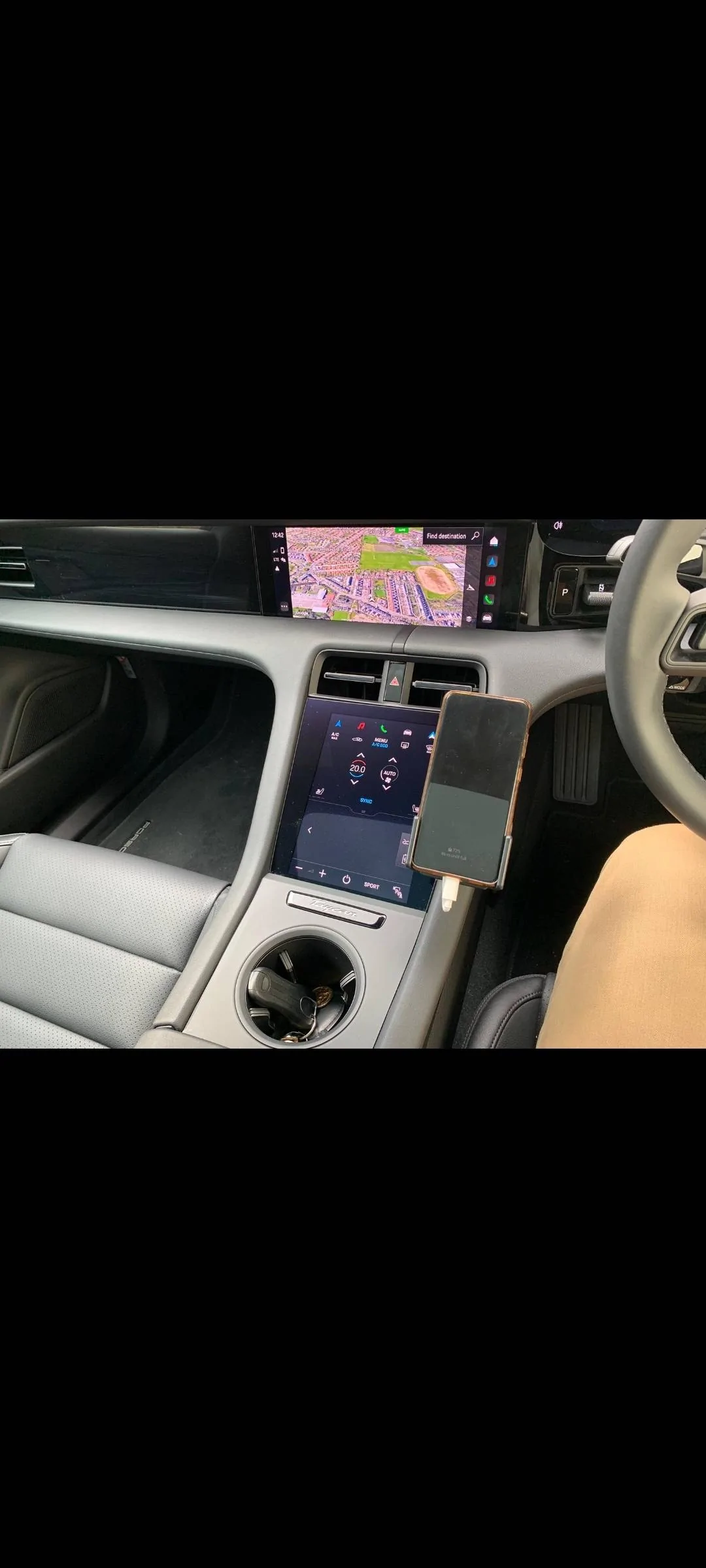 Porsche Taycan Phone holders for the Taycan - what are you using? Screenshot_20220914_124505