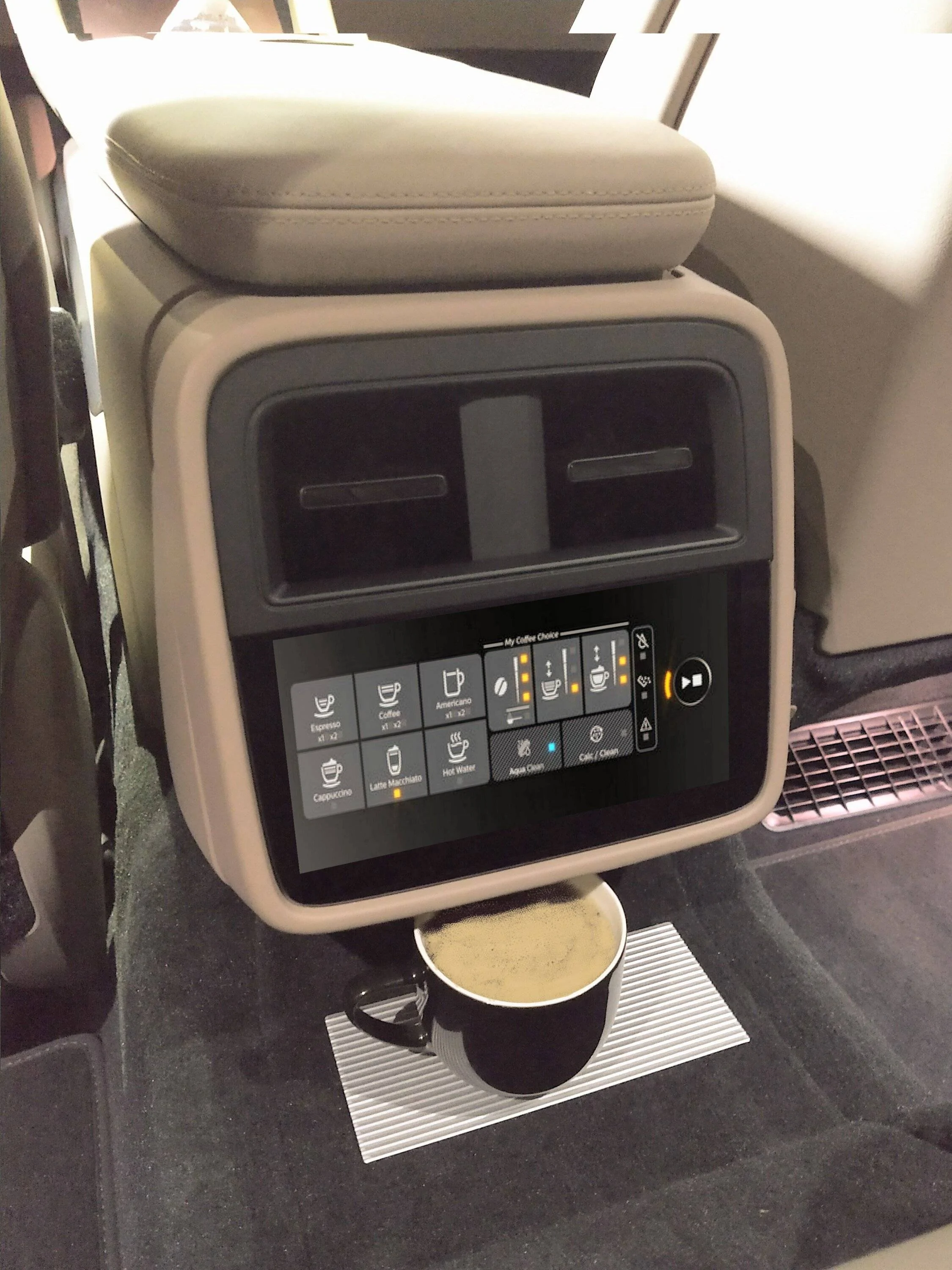 Porsche Taycan Rear seat entertainment IMG_20220501_192147427~2