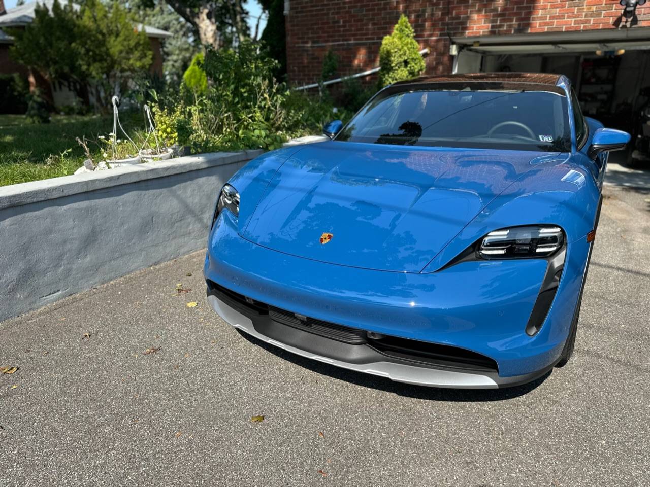 Porsche Taycan NEPTUNE BLUE Taycan Club 0BF095BE-7EC1-4116-9578-24862EC309DF