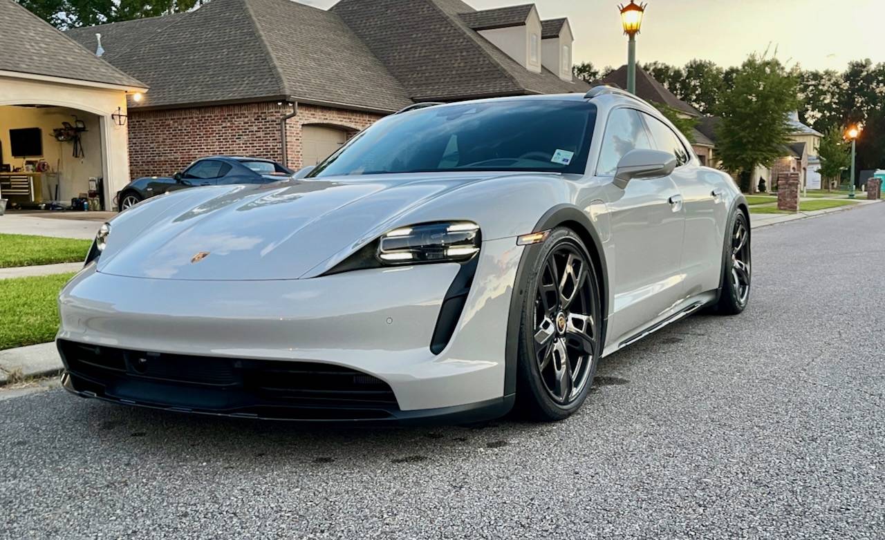 Porsche Taycan CHALK Taycan Club Taycan CT4 - 1