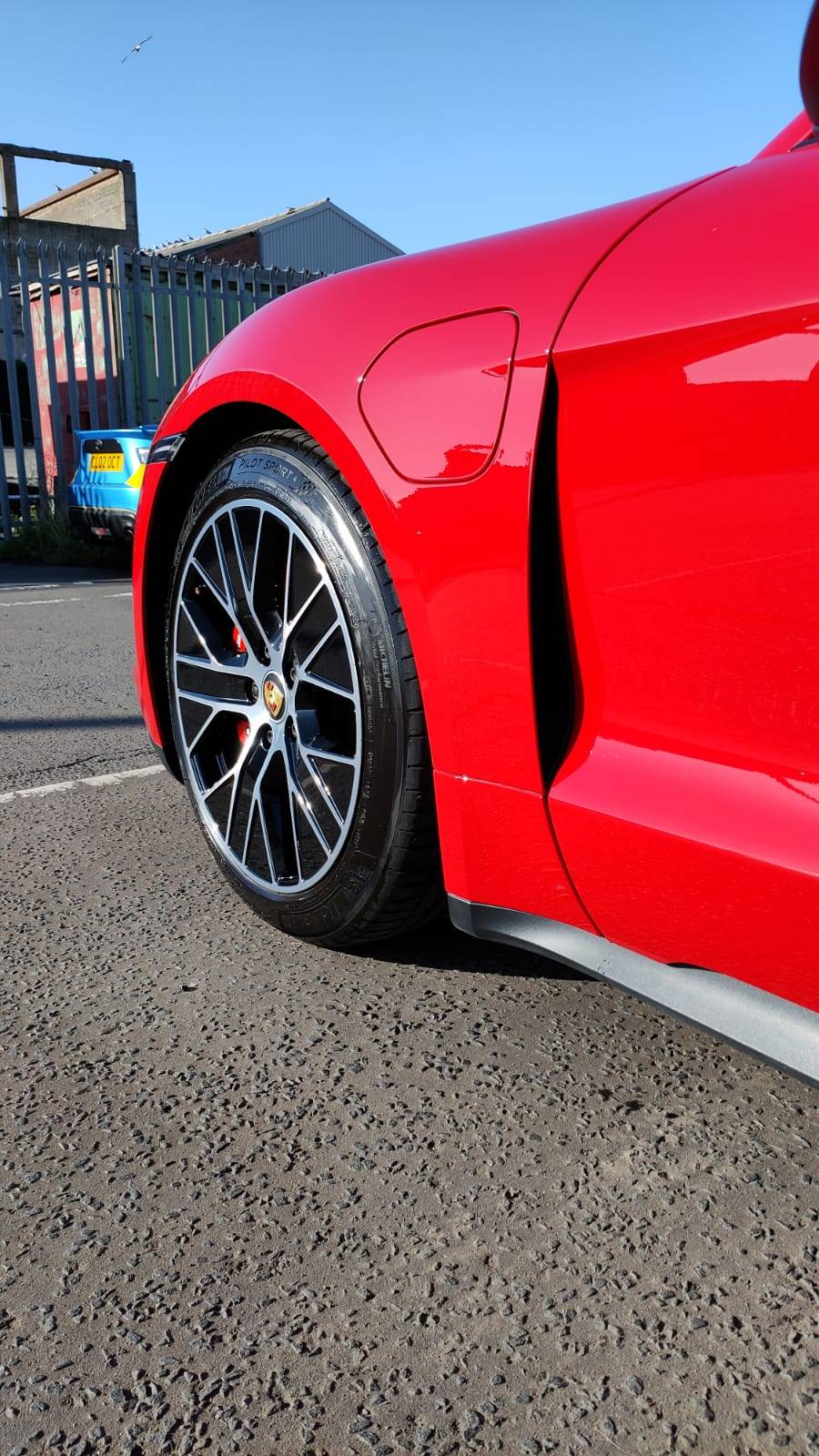 Porsche Taycan CARMINE RED Taycan Club 8D41FF9F-1928-454B-A91A-E6276B45A62C