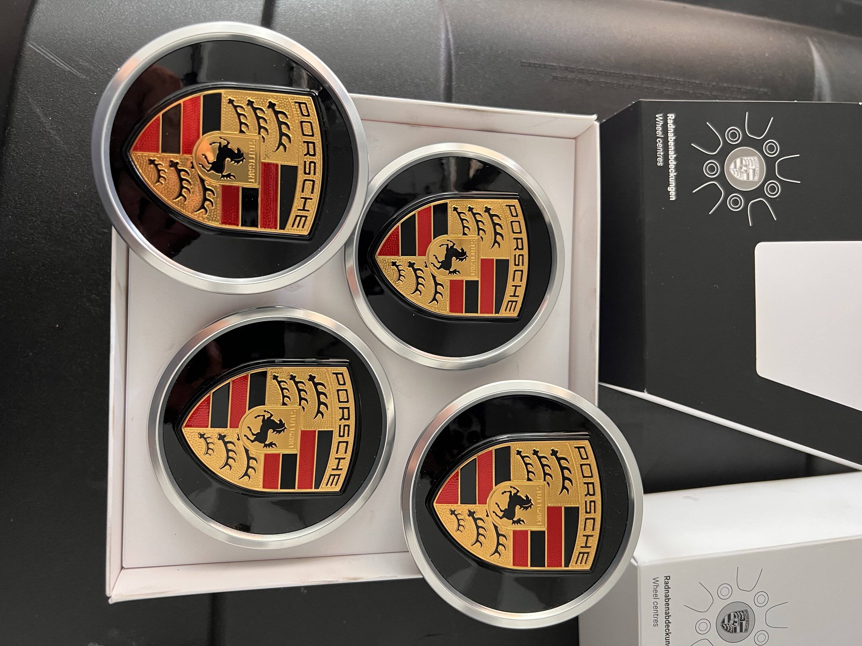 Porsche Taycan Taycan Wheel Center Caps Color Set OEM C6BEE7AE-4F52-49B5-8D6F-FB2286579382