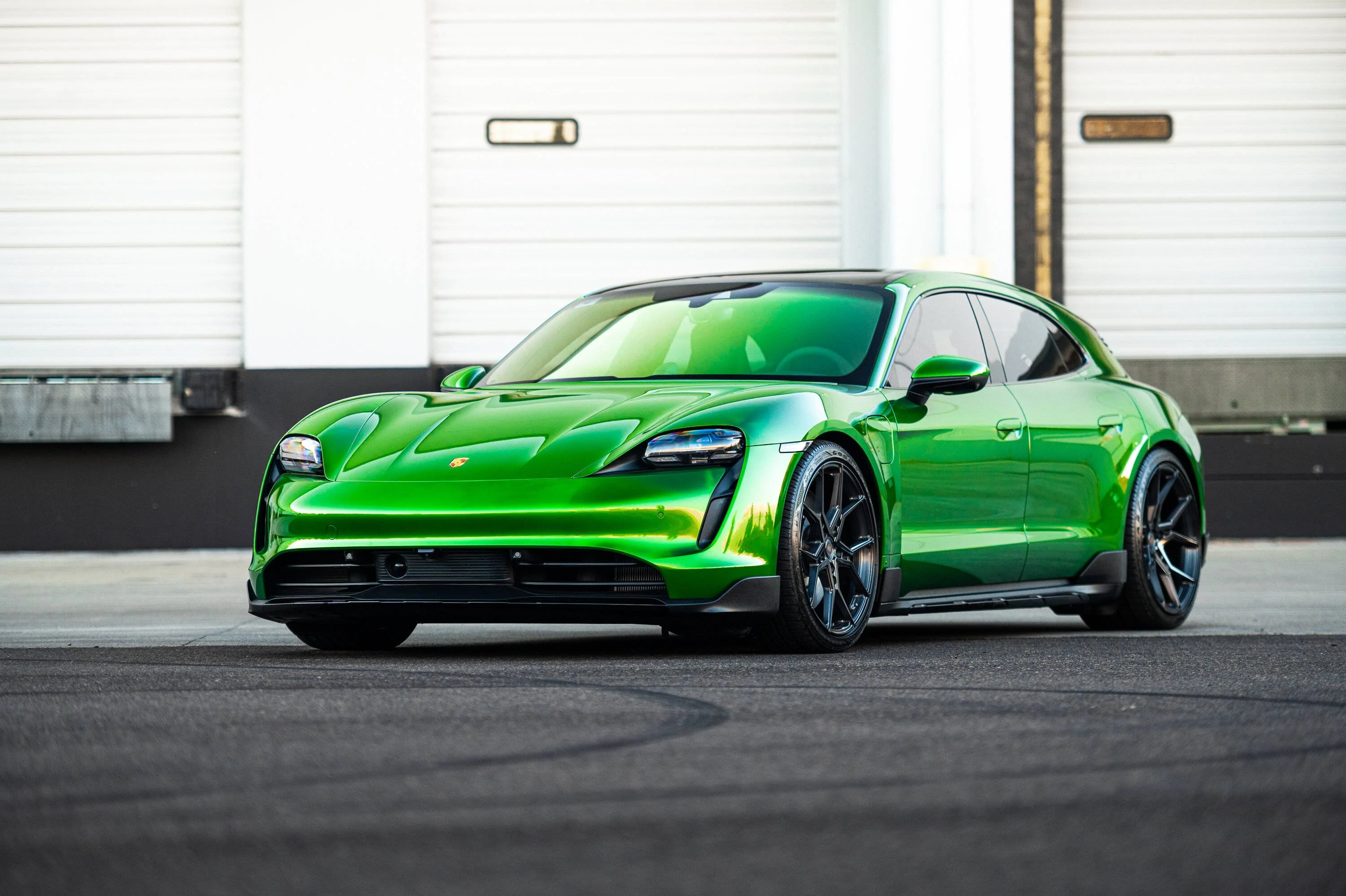 Porsche Taycan Visceral's Mamba Green Metallic Taycan Cross Turismo w/ Signature Wheels SV706 Taycan Brushed Triple Black Tinted Bright10