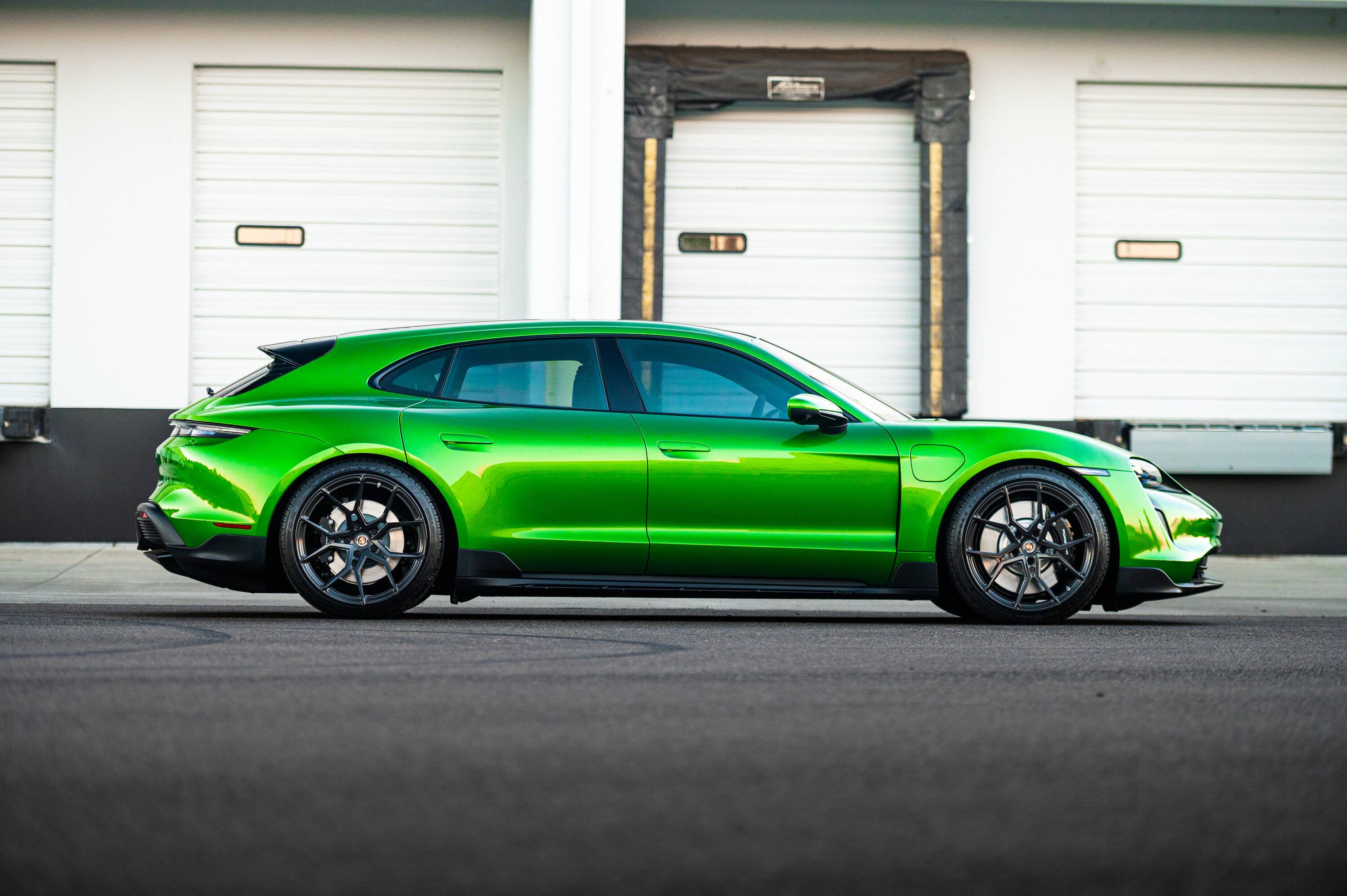 Porsche Taycan Visceral's Mamba Green Metallic Taycan Cross Turismo w/ Signature Wheels SV706 Taycan Brushed Triple Black Tinted Bright9
