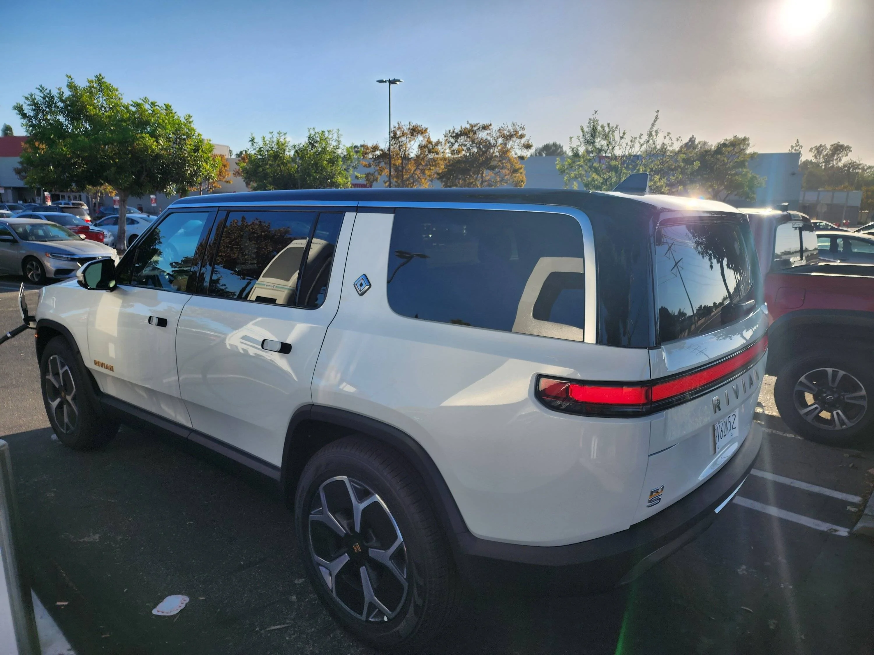 Porsche Taycan Rivian… 20220930_172018
