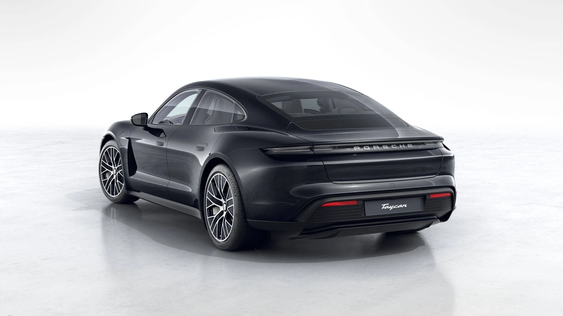 Porsche Taycan Black v Metallic Black 03C293C7-8890-4E1D-A858-BE1EA275B669