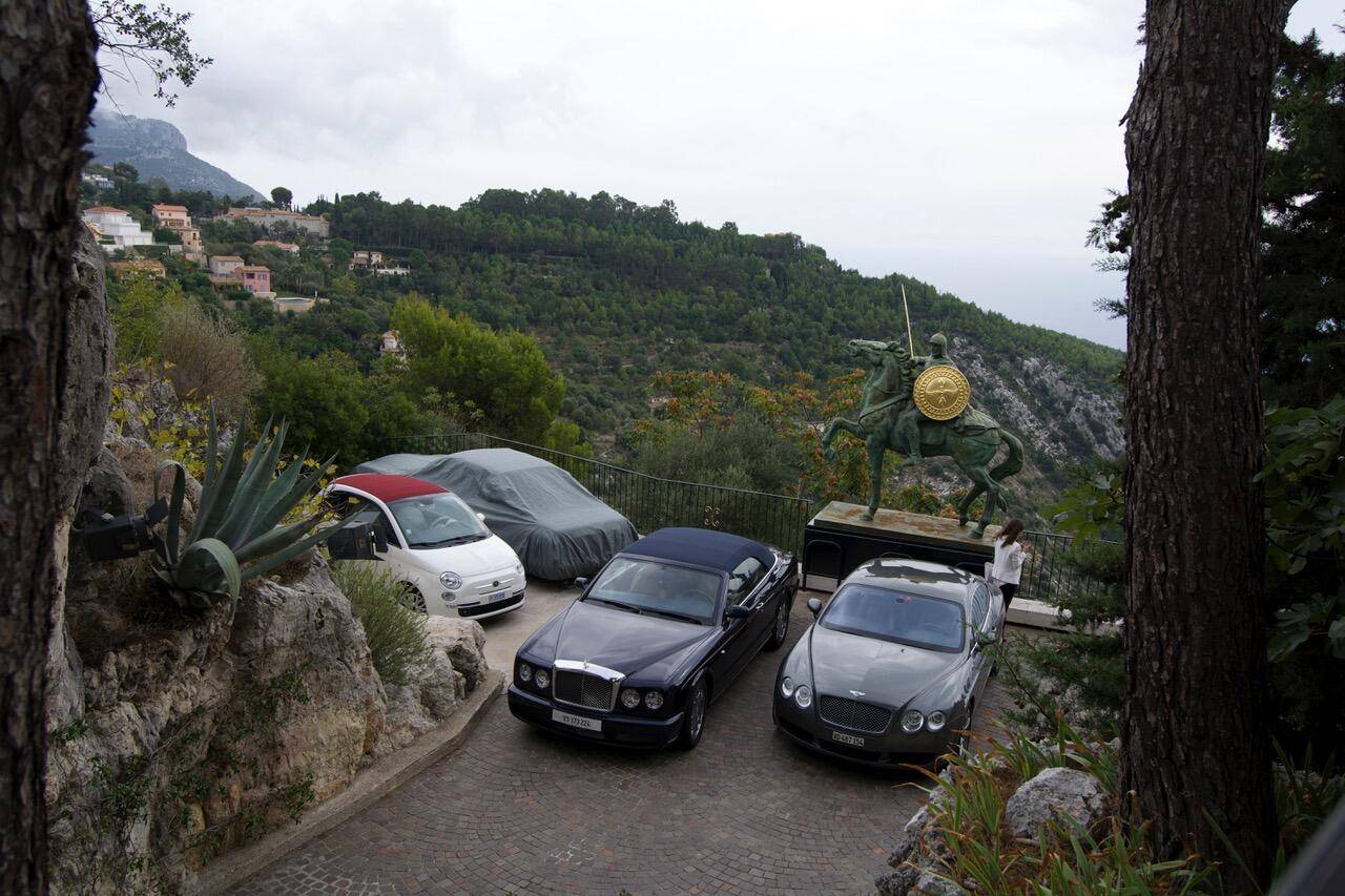 Porsche Taycan Spotted on a mountain in France 1665031334335