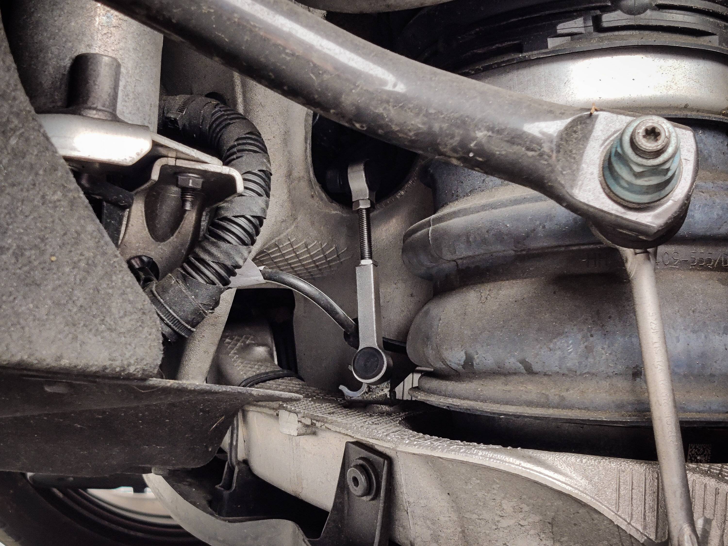 Porsche Taycan Lowering links? PSX_20221006_114449