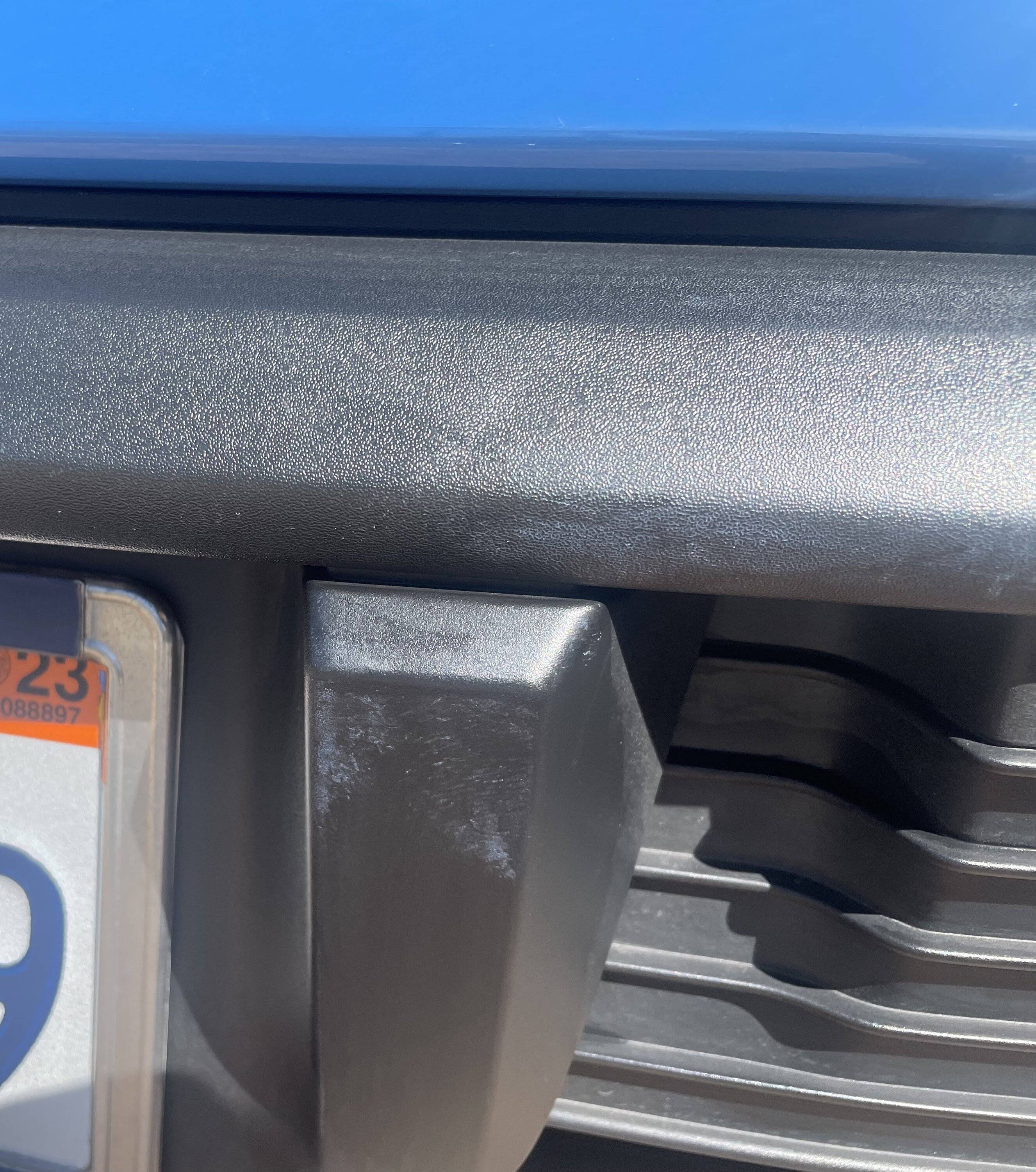 Porsche Taycan Discoloration of plastic moulding - are other owners seeing this? 941F96BF-F27F-4A52-ABB8-461390DF6BF2_1_201_a