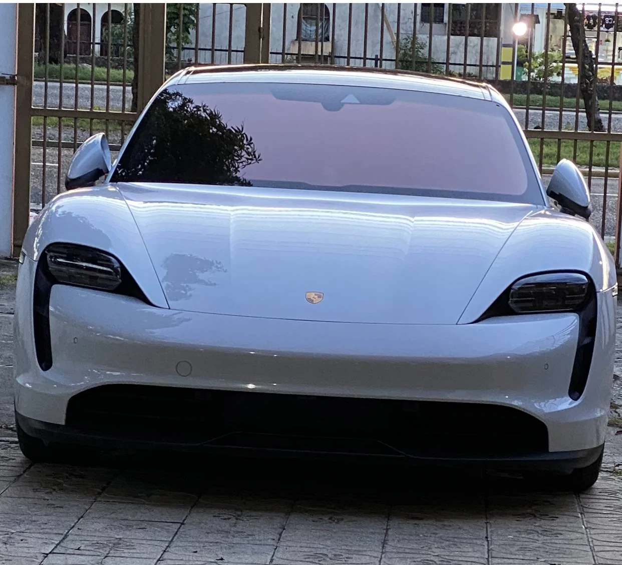 Porsche Taycan Carrera White Metallic opinions? 927D7070-E7A9-461A-A177-0A952FB2CBB3