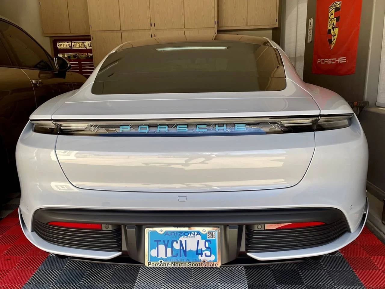 Porsche Taycan Blue rear lights option FB4271D0-AC19-409A-A90D-CDA8DAF64C44