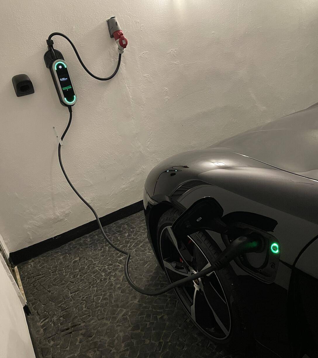 Porsche Taycan How fast do you charge at home? Captura de Tela 2022-10-13 às 21.26.49
