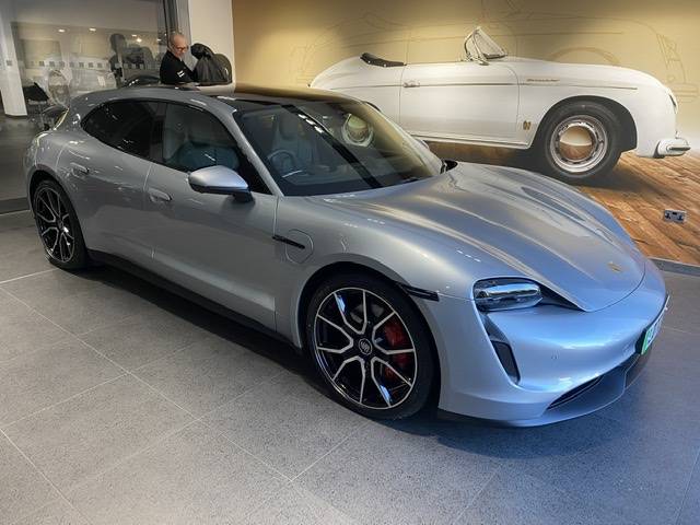 Porsche Taycan October Deliveries 82183223-C3B9-4FB0-A455-85B75D2D8A72