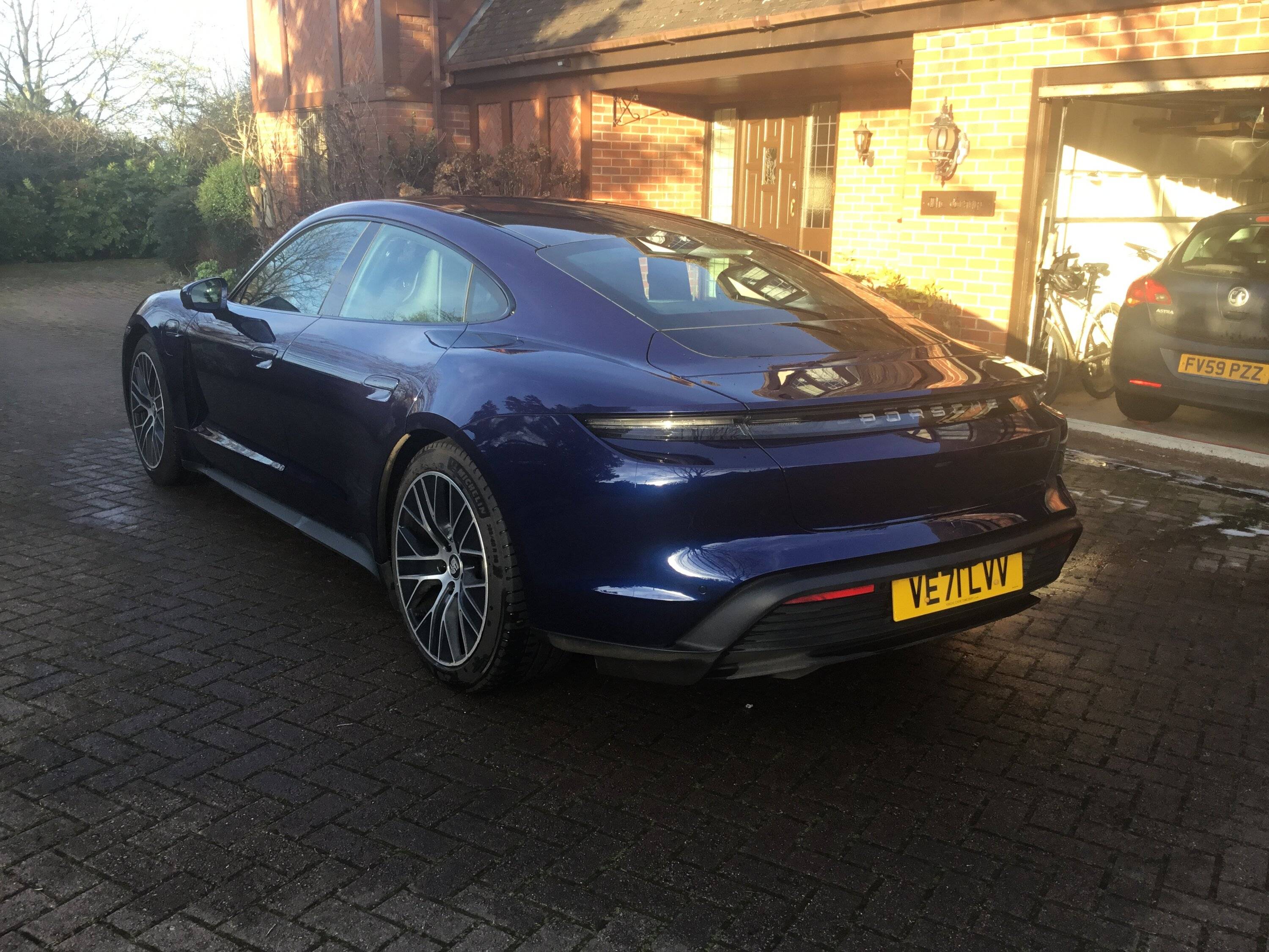 Porsche Taycan UK Taycan 4S for sale 34316372-B773-4A06-A3F2-A79632E26394