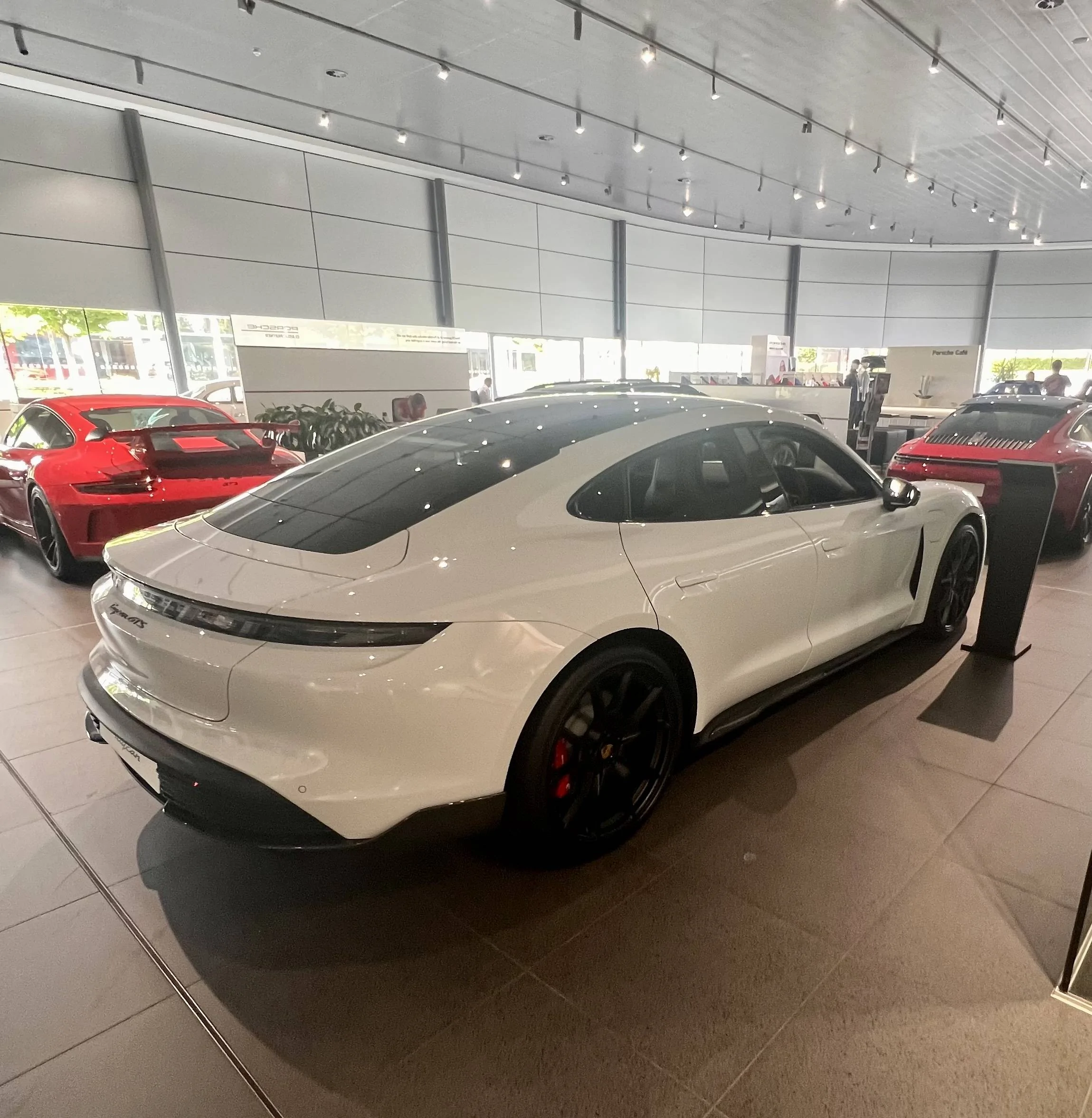 Porsche Taycan Carrera White Metallic opinions? 49407C2C-319D-4BC6-ACDE-DC7C815908FF