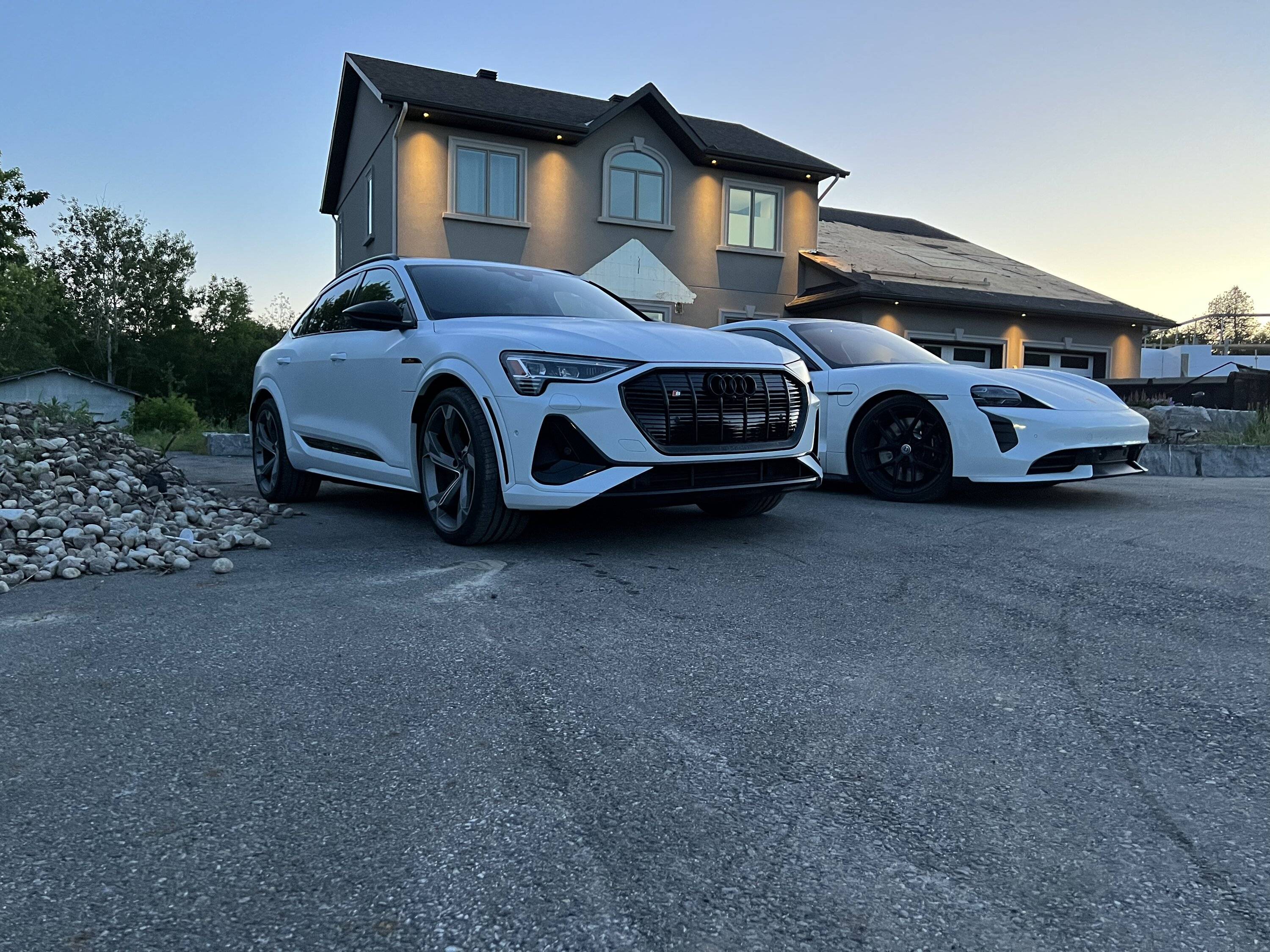 Porsche Taycan Officially second EV - e-tron ! CBDFB7C2-3755-43ED-9F99-D1FD41C18A18