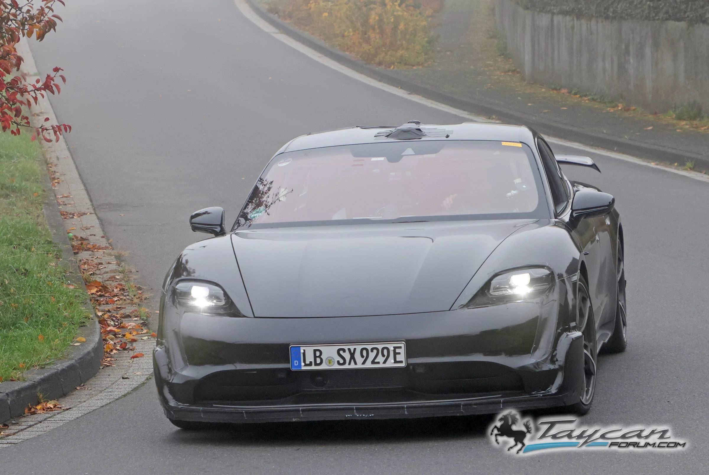 Porsche Taycan GT 2.jpg
