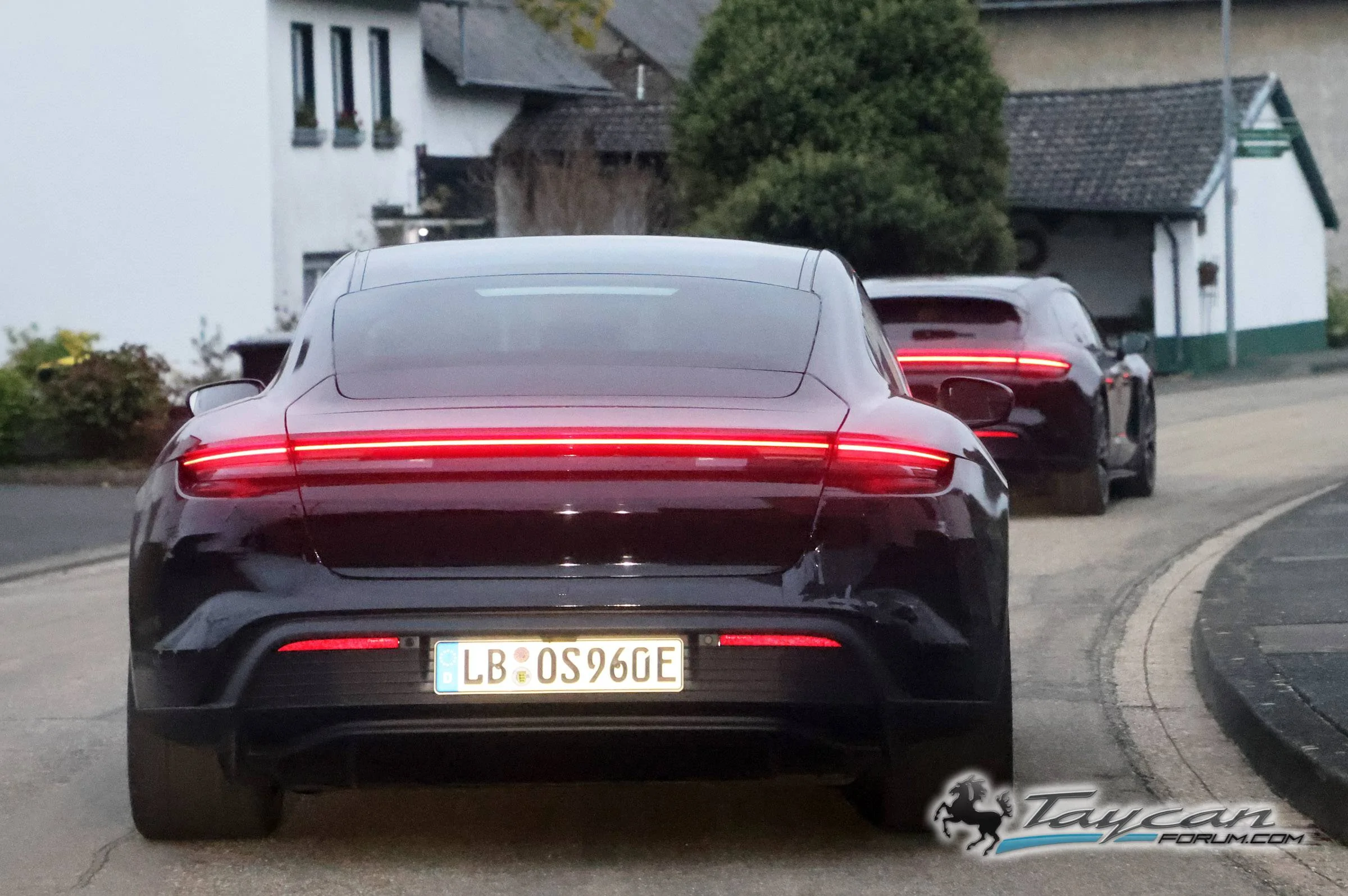 Porsche Taycan Facelift 2024 Taycan Sedan and Sport Turismo Test Prototypes Spied (Note: bumper still covered / camouflaged) 📸 Porsche Taycan facelift 18