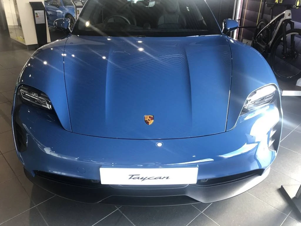 Porsche Taycan NEPTUNE BLUE Taycan Club F1F192A9-FA97-4F81-89AD-92B07CEBBB1B_1_105_c