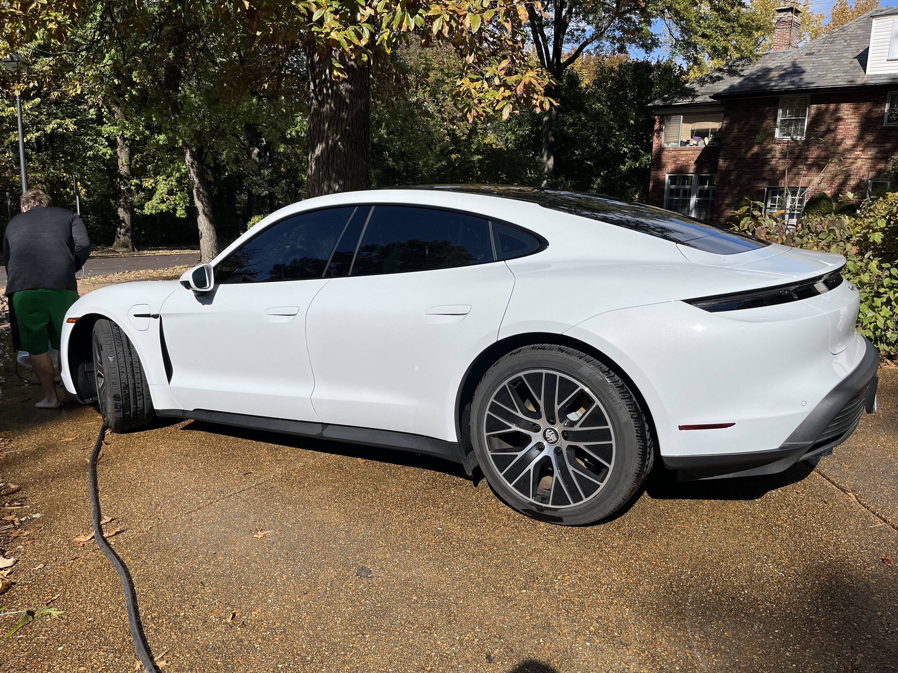 Porsche Taycan 2022 Porsche Taycan RWD DD732E5A-8BE6-4432-94CF-89DE24141297