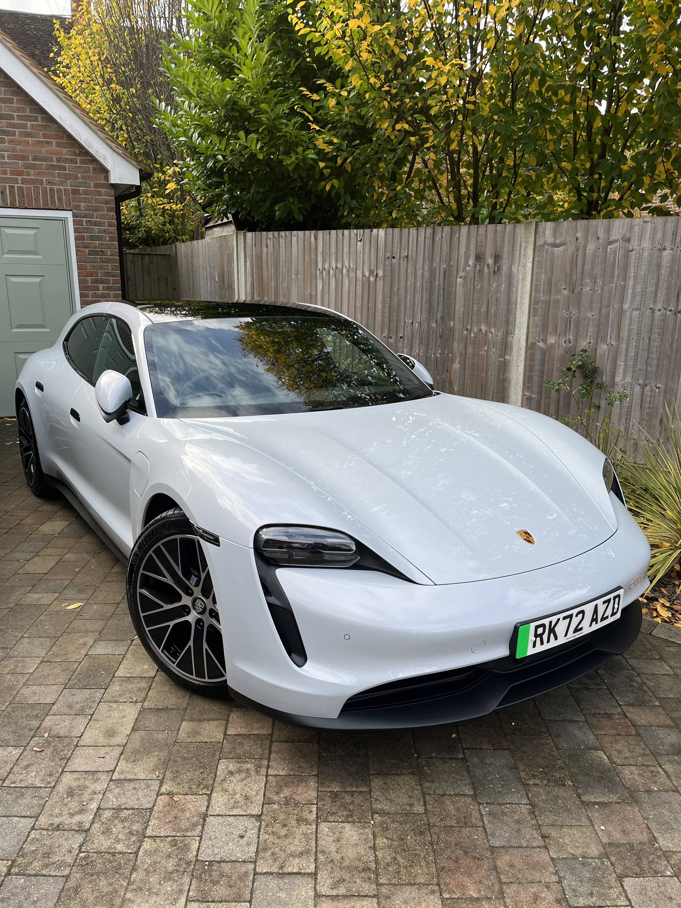Porsche Taycan ICE GREY Taycan Club 386C81B0-DD7E-4A3E-BB9B-11698E74D2A1